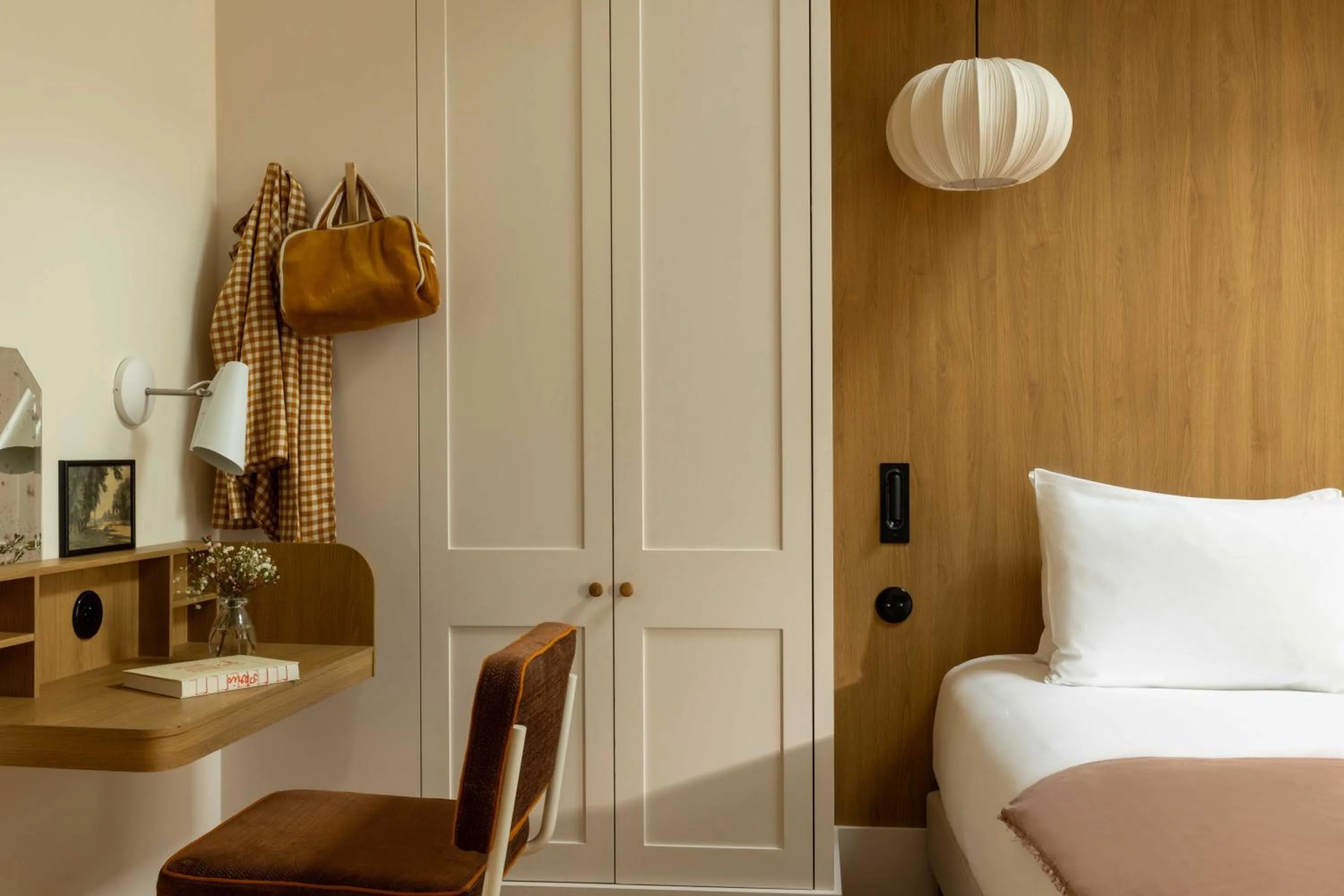 Bedroom, Bed in Hôtel Casimir