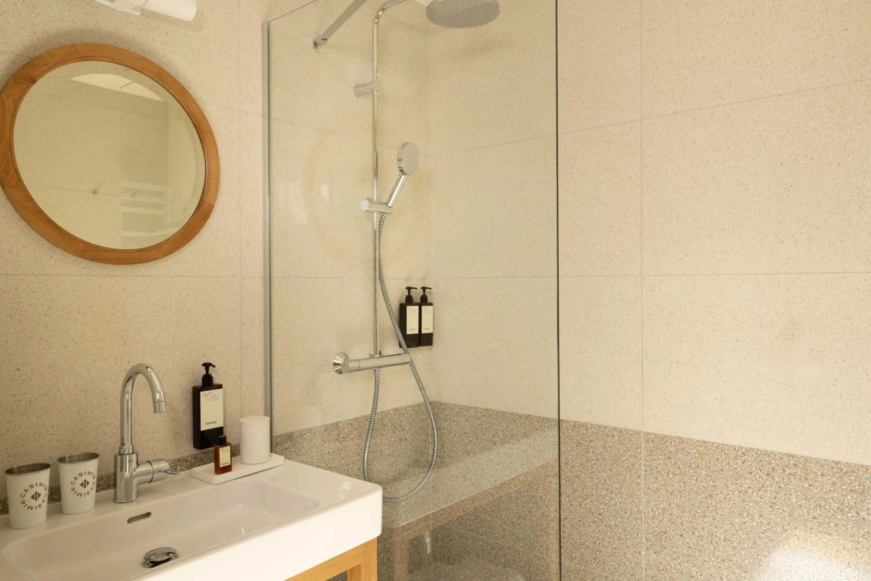 Bathroom in Hôtel Casimir