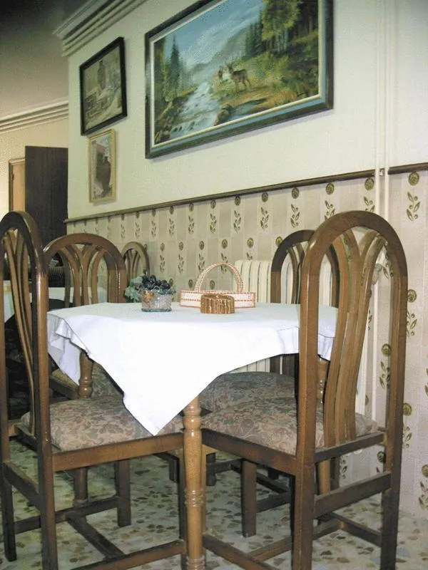 Restaurant/places to eat in Hotel La Parra
