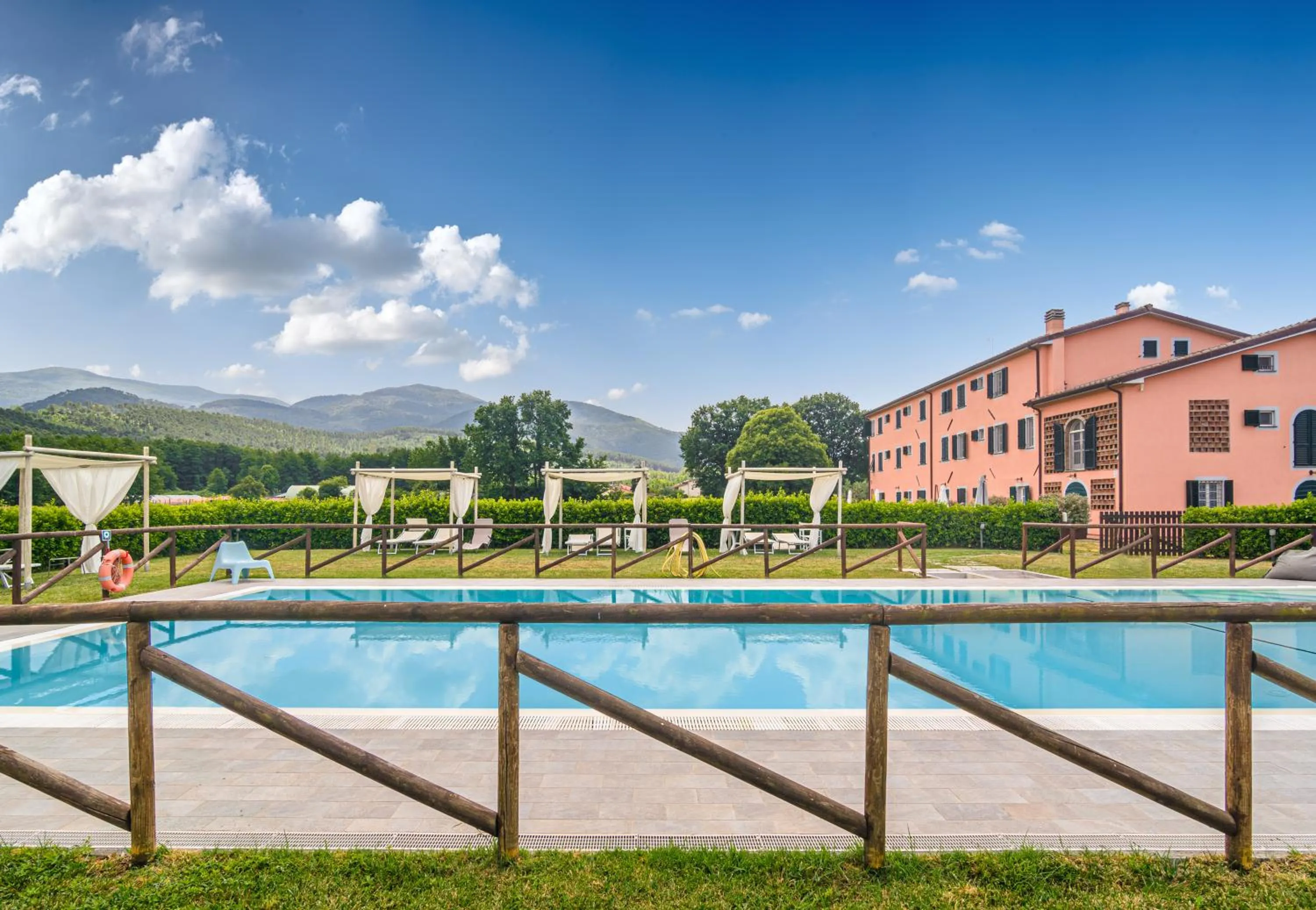 Swimming pool in Tenuta San Giovanni Lucca