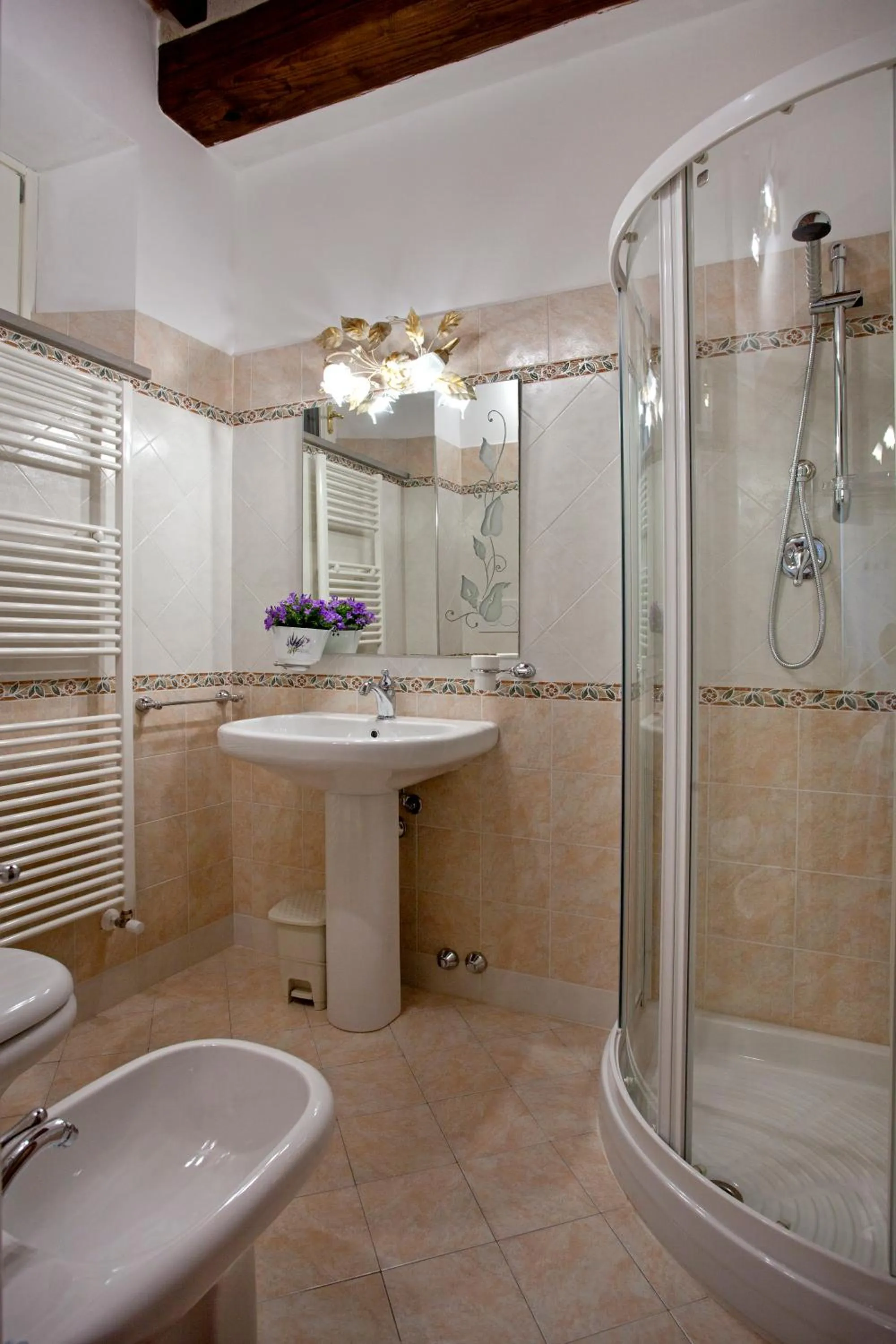 Shower in Tenuta San Giovanni Lucca