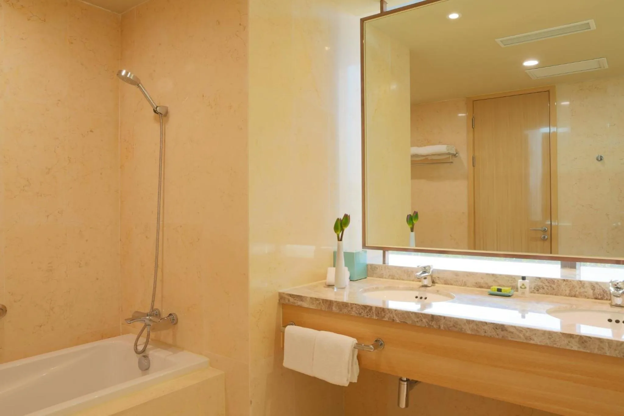 Bedroom in InterContinental Shanghai Expo by IHG - Huangpu Riverview, 3KM to the Bund & Lujiazui, Near 2 Major Exhibition Centers, Onsite Currency Exchange