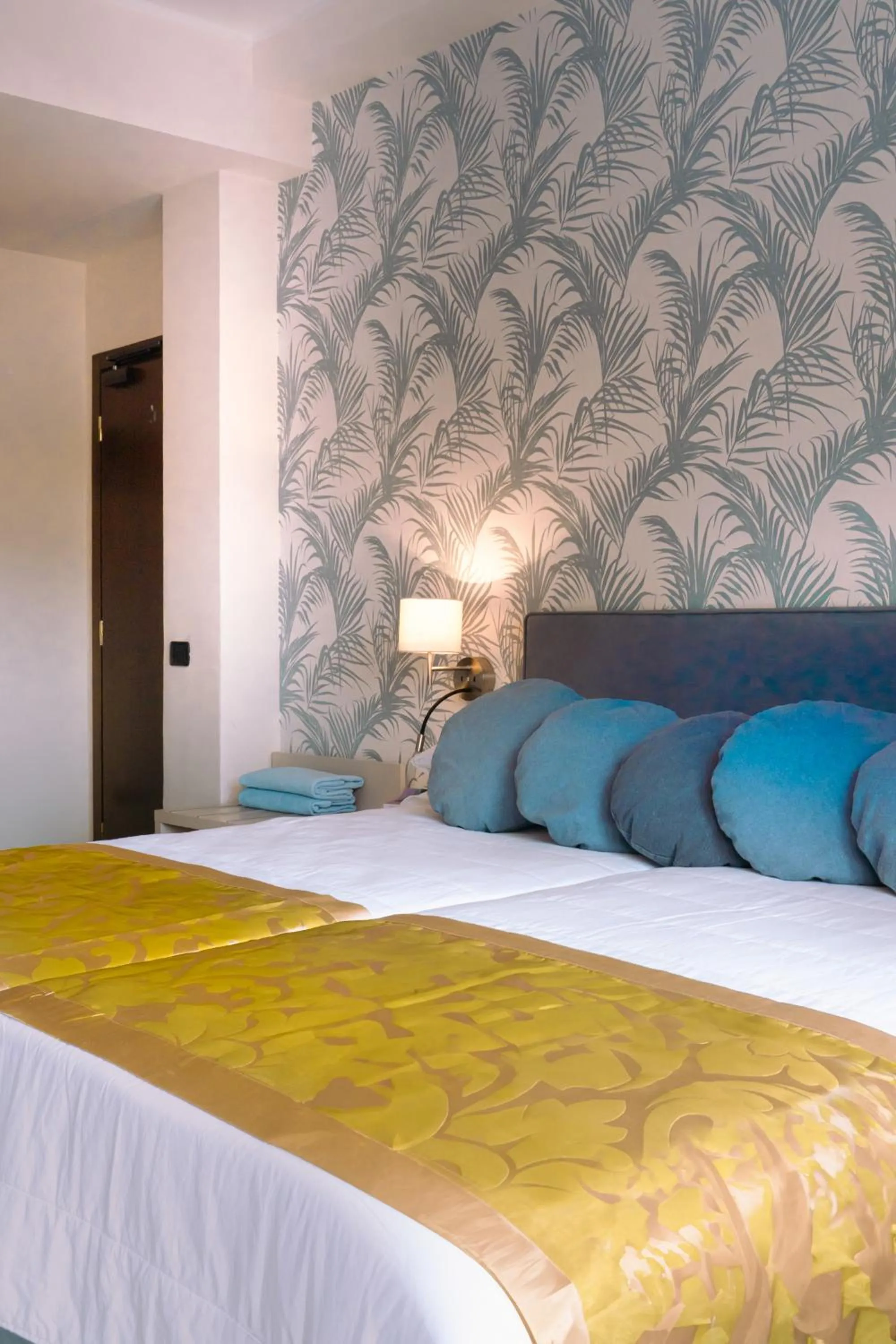 Bedroom, Bed in Hotel Catullo