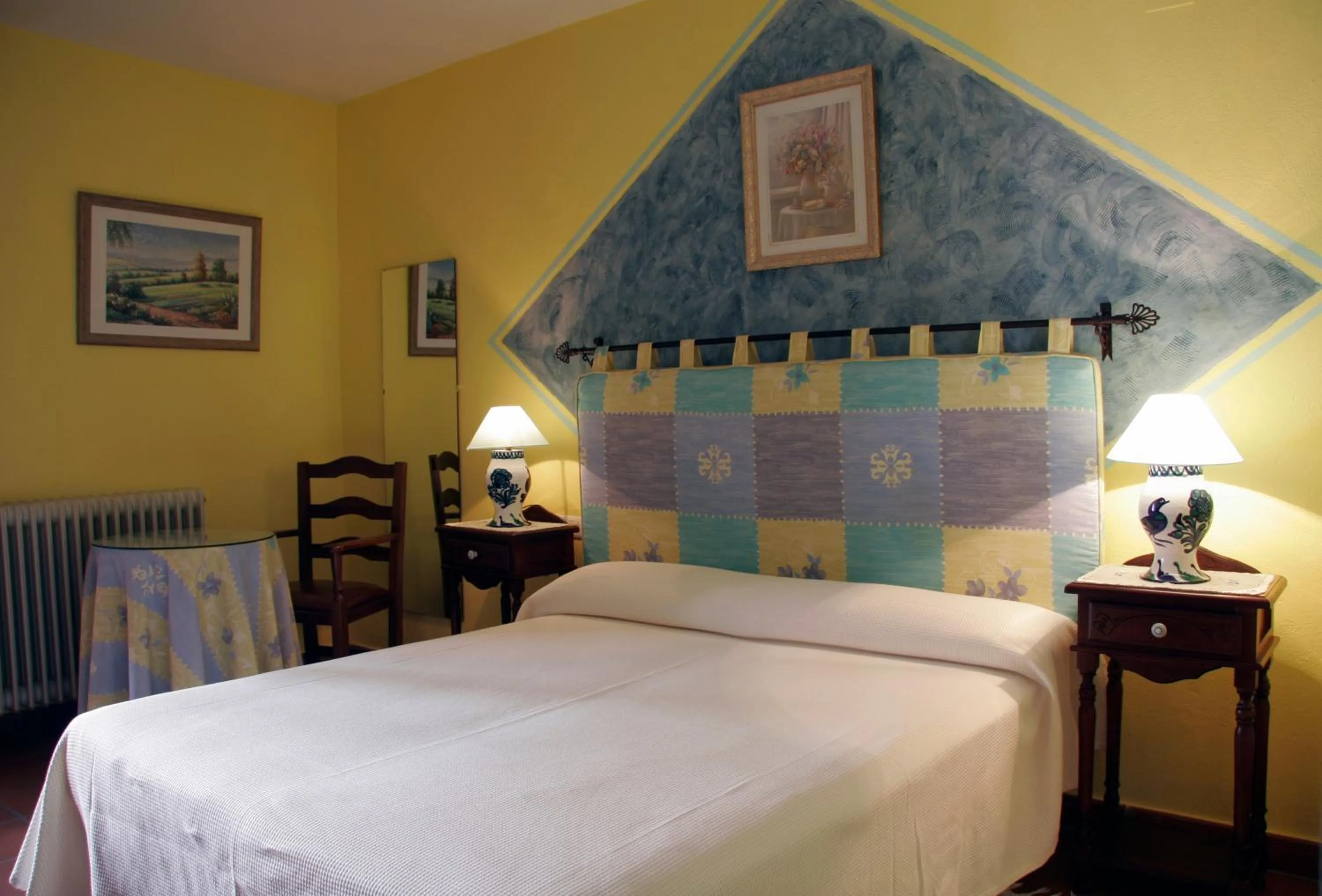 Decorative detail, Bed in Hotel De Mecina Fondales