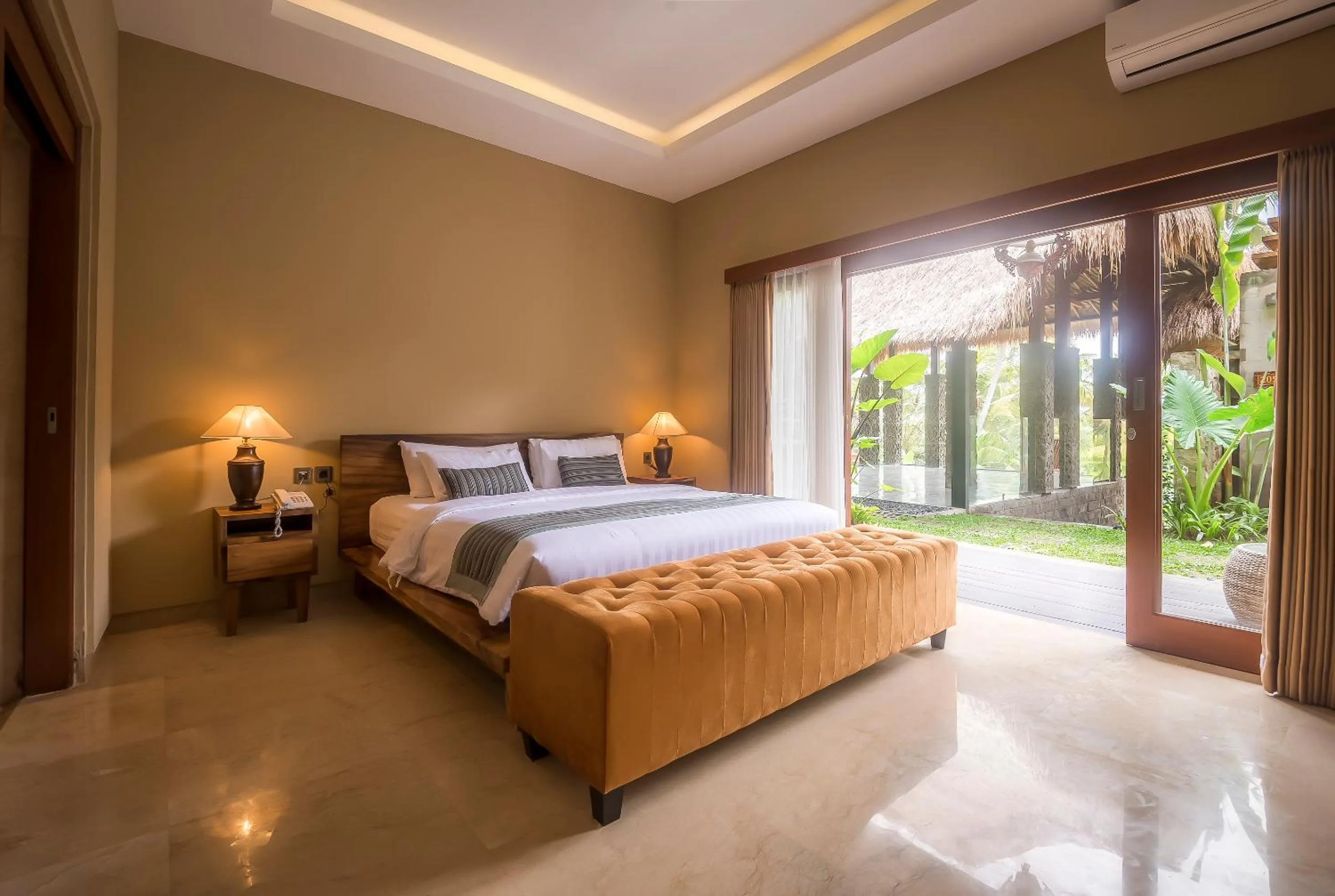 Bed in ILA Villa Ubud