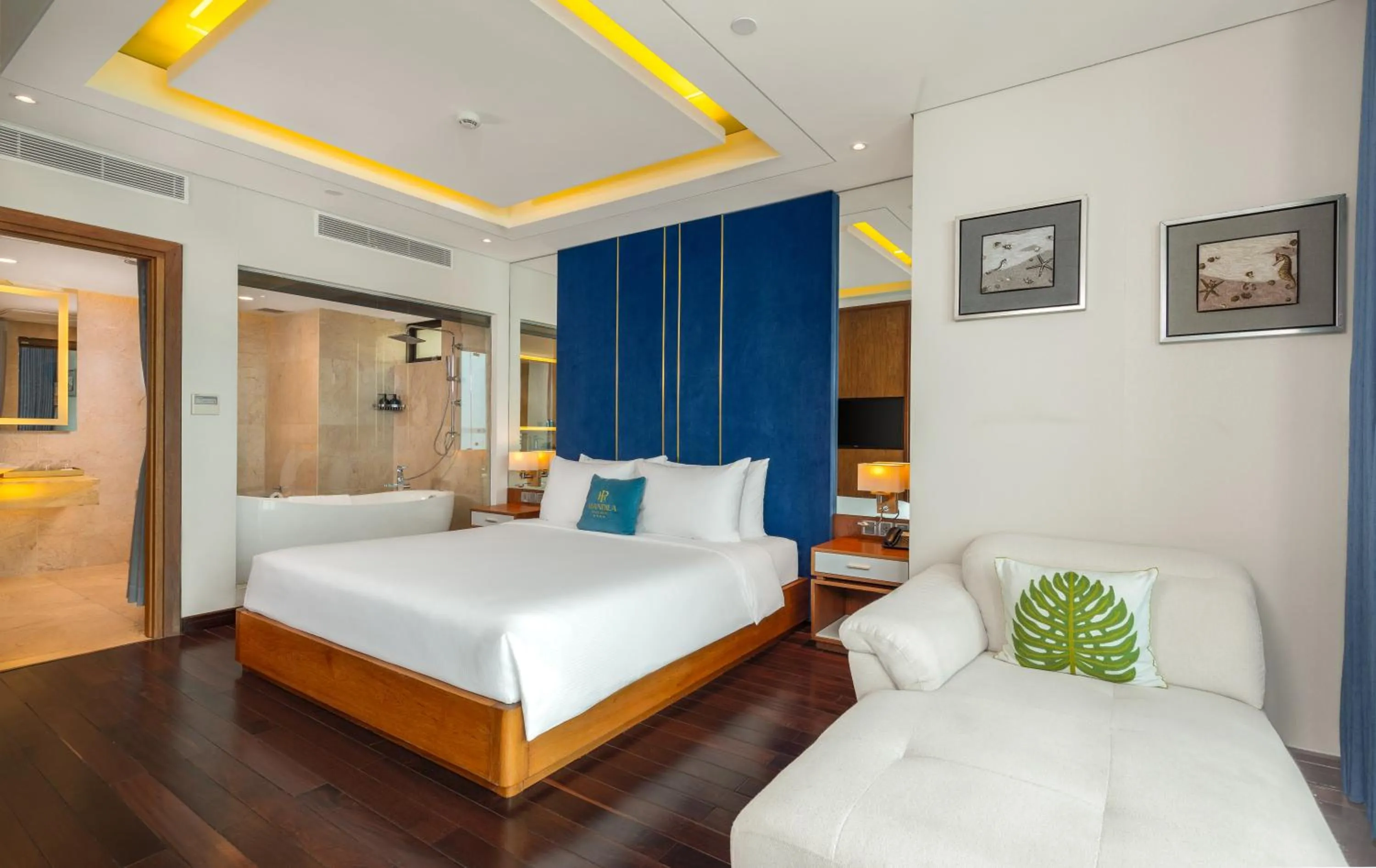 Bed in Mandila Beach Hotel Danang