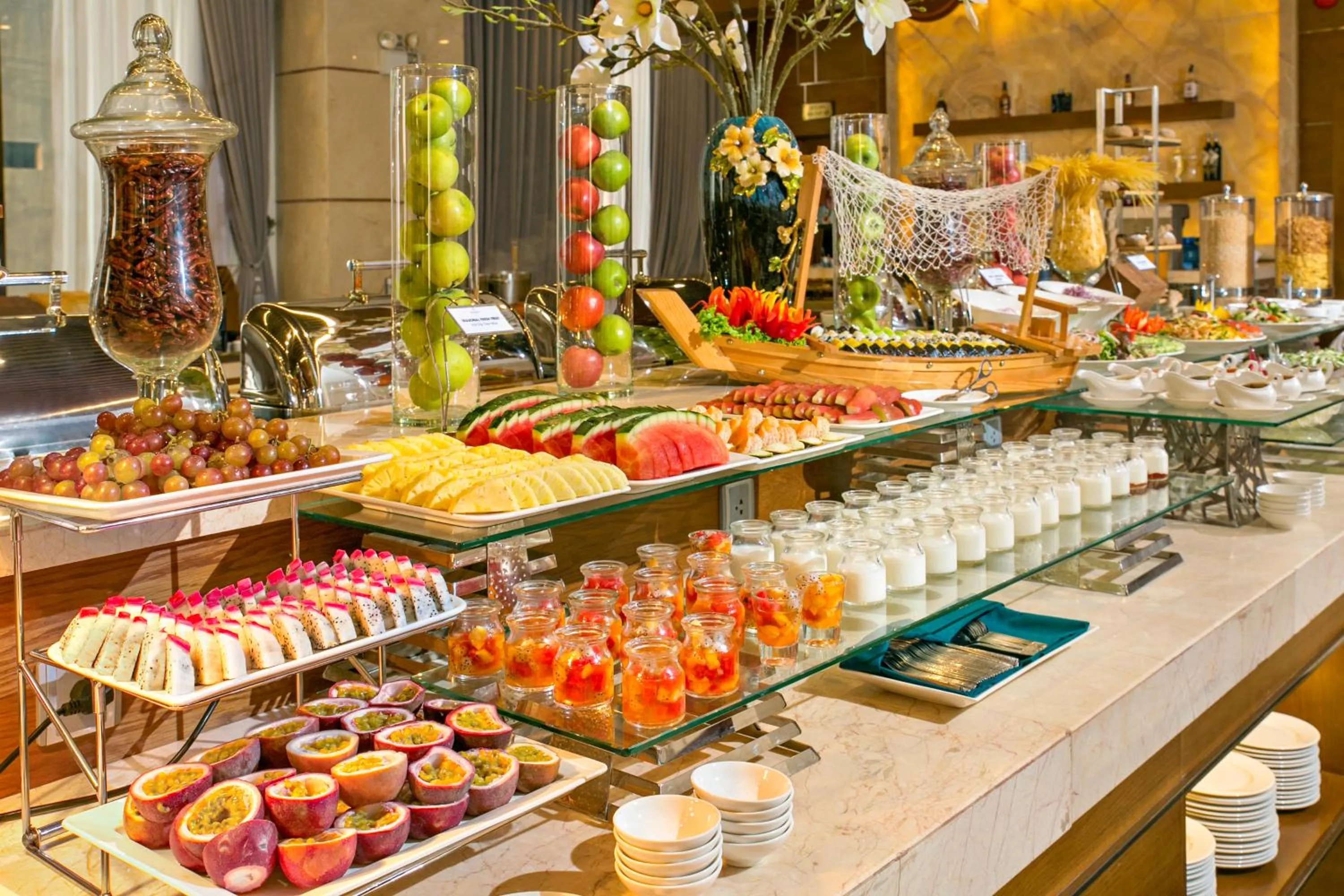 Restaurant/places to eat in Mandila Beach Hotel Danang