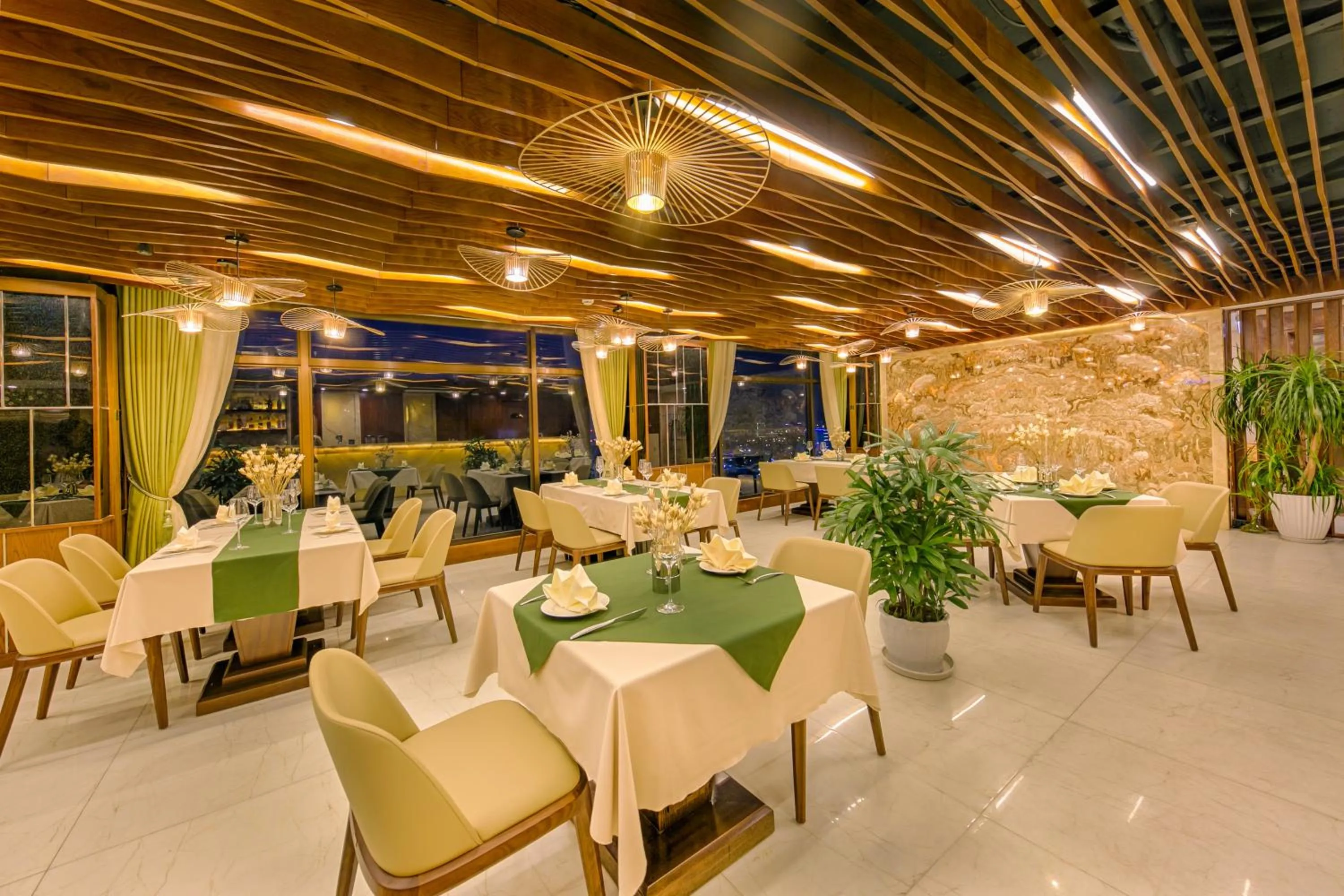 Lounge or bar in Mandila Beach Hotel Danang