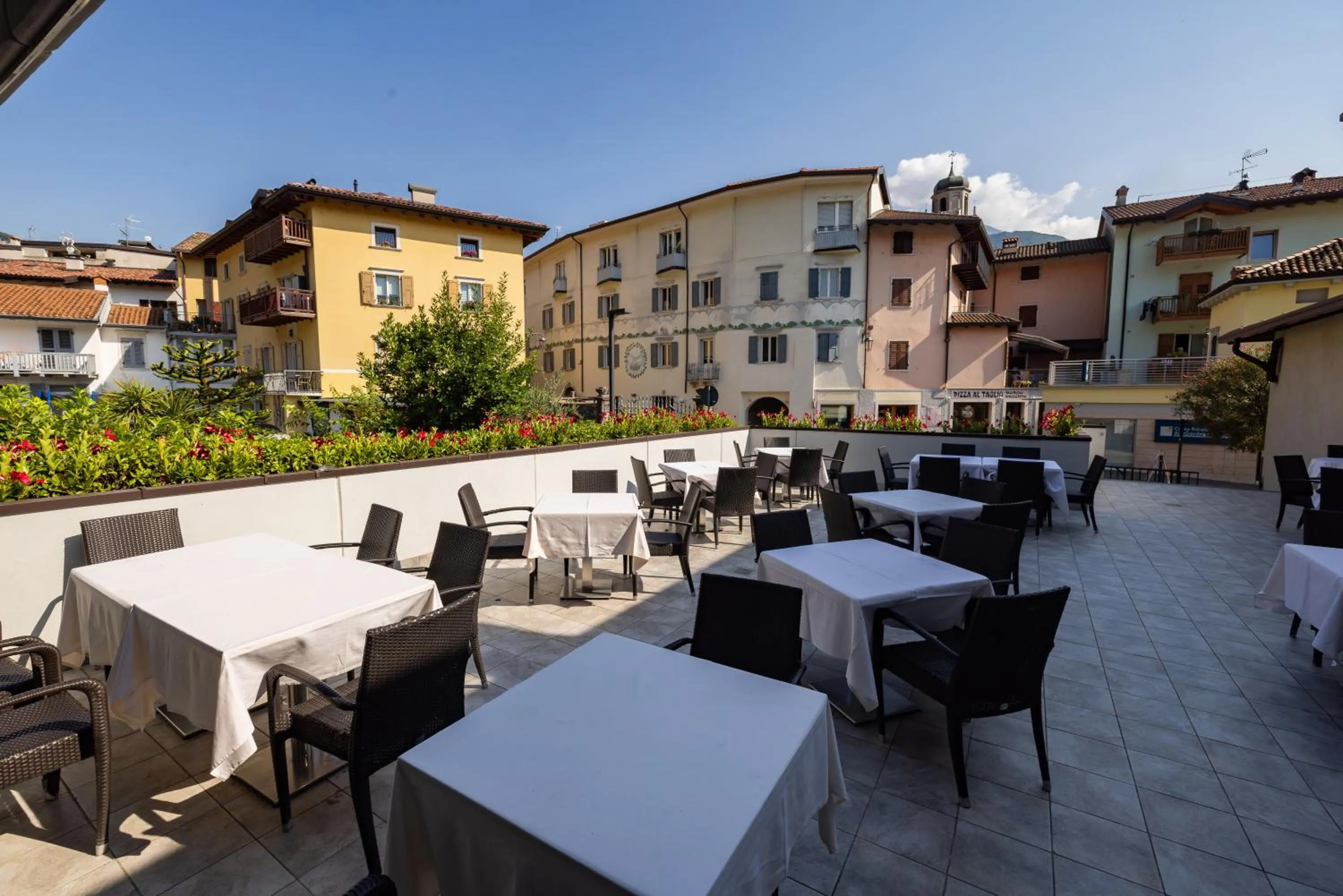 Restaurant/places to eat in Hotel De Nac