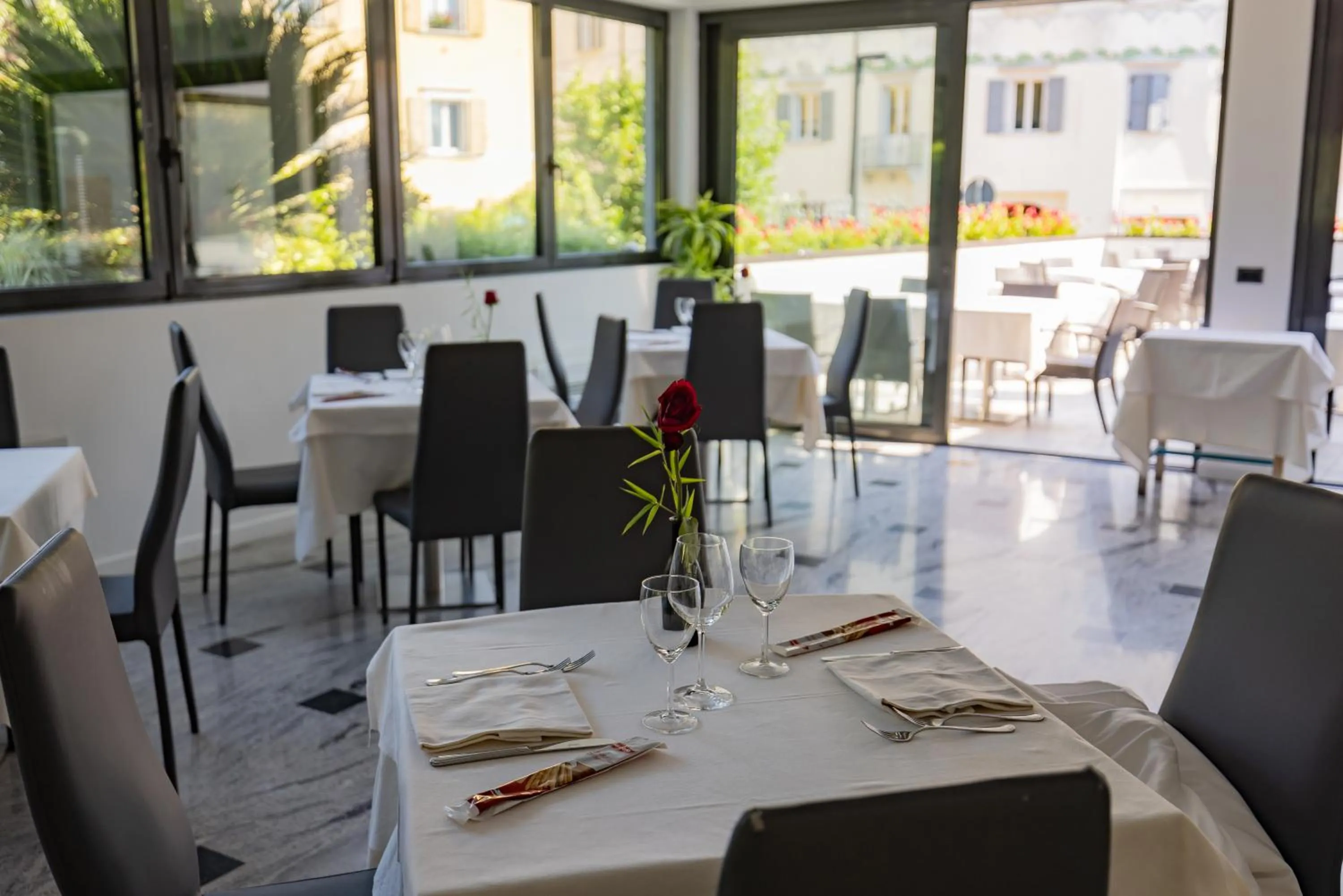 Restaurant/places to eat in Hotel De Nac