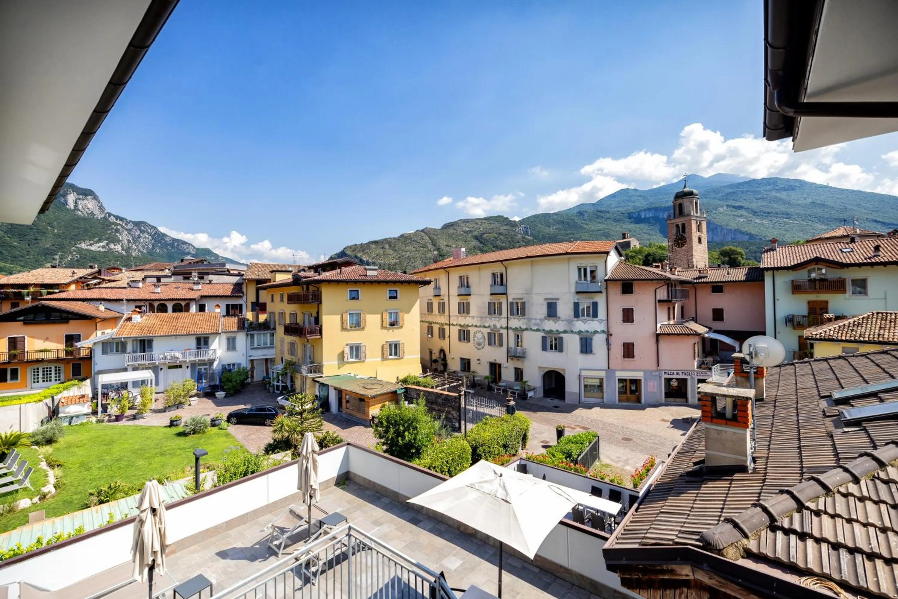 Property building in Hotel De Nac