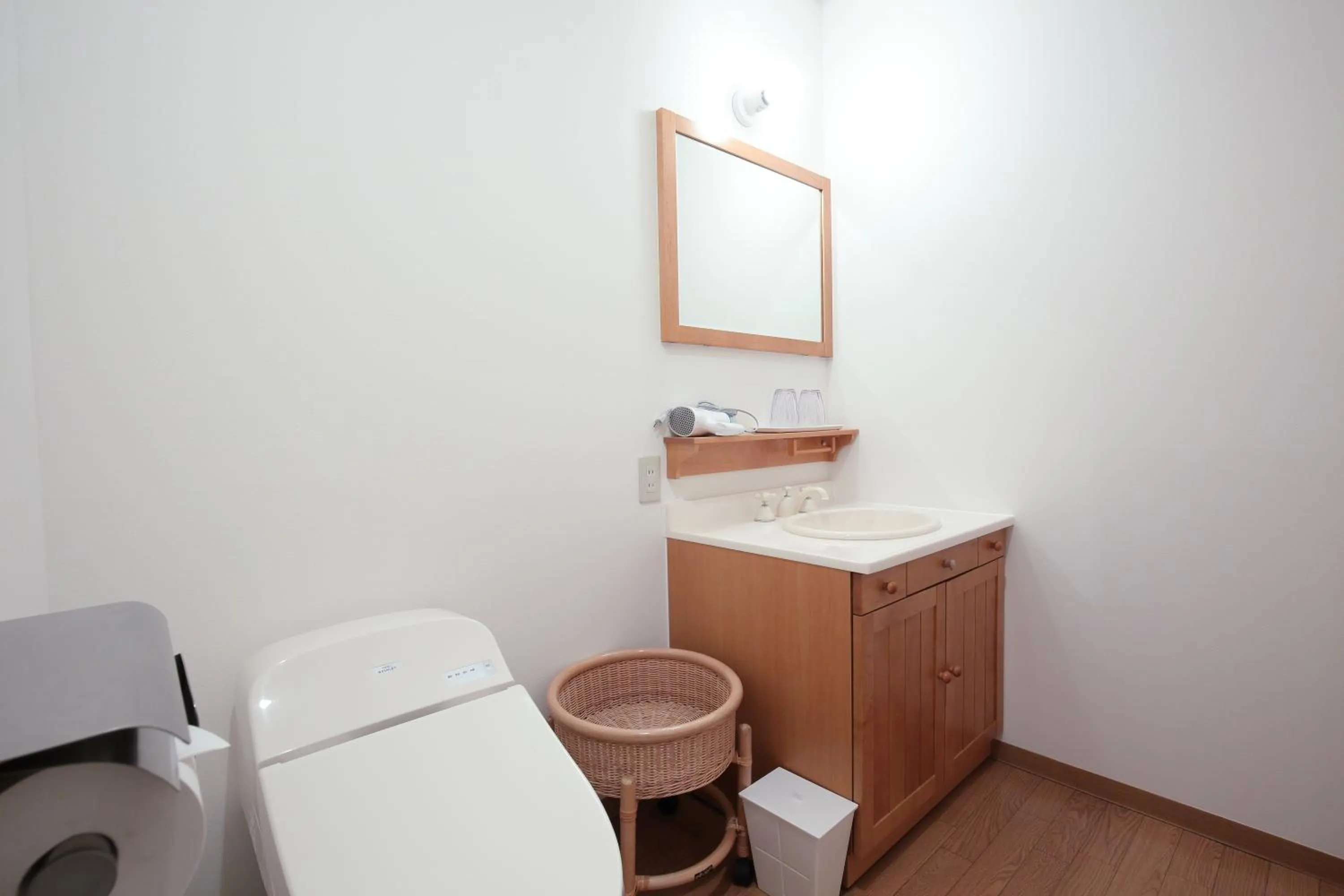 Toilet in Log Hotel The Maple Lodge