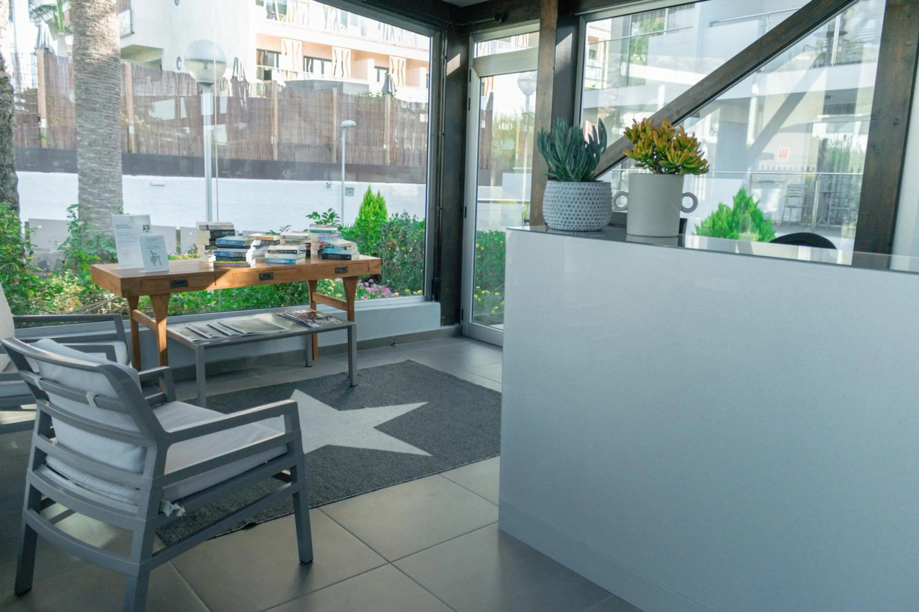 Lobby or reception in Apartamentos El Palmar