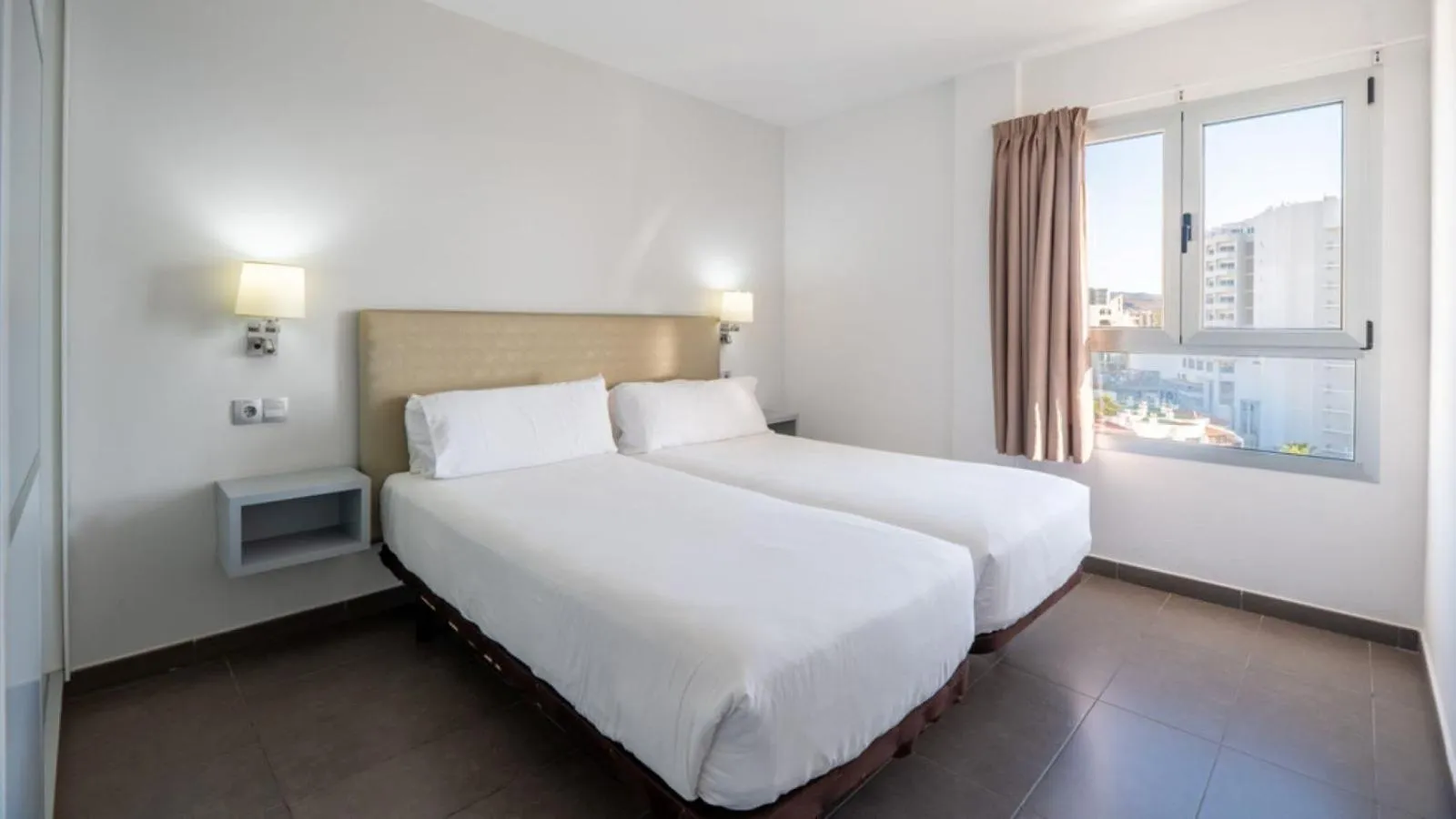 Bedroom, Bed in Apartamentos El Palmar