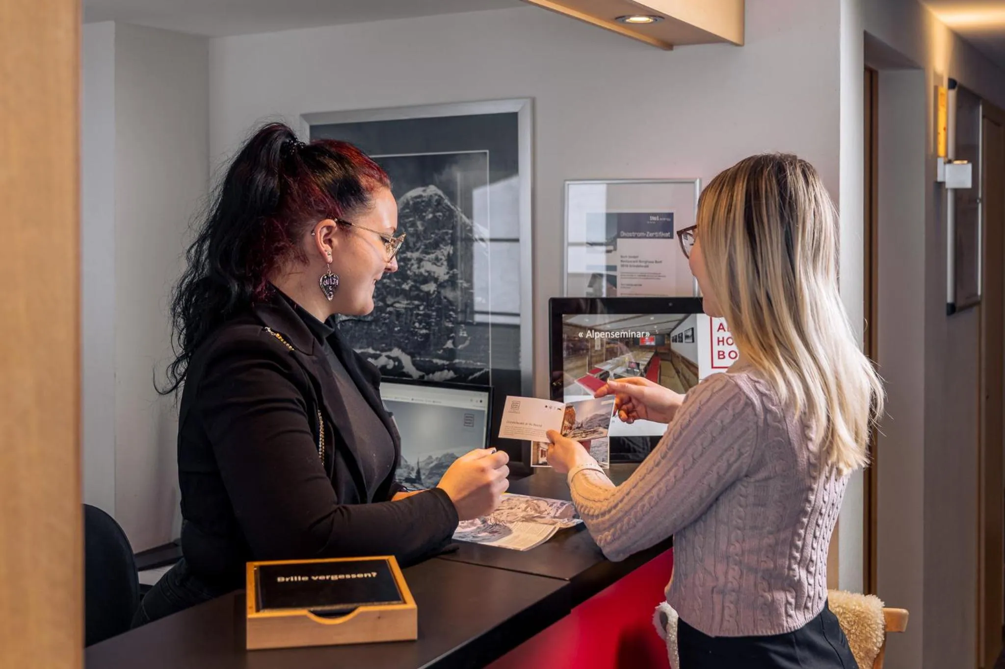 Lobby or reception in Alpinhotel Bort