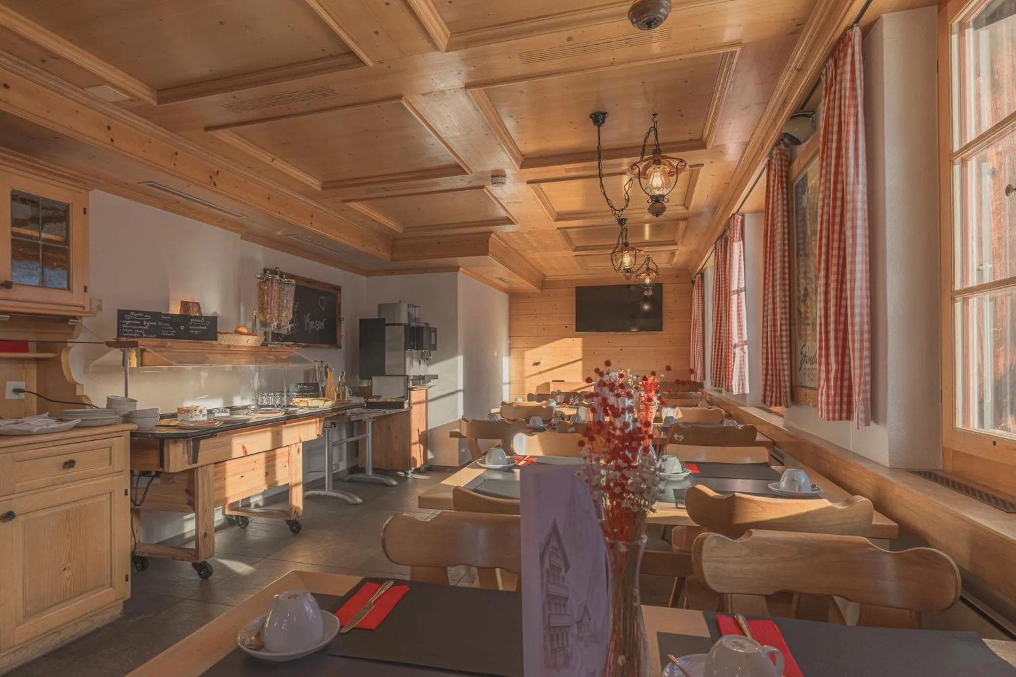 Restaurant/places to eat in Alpinhotel Bort