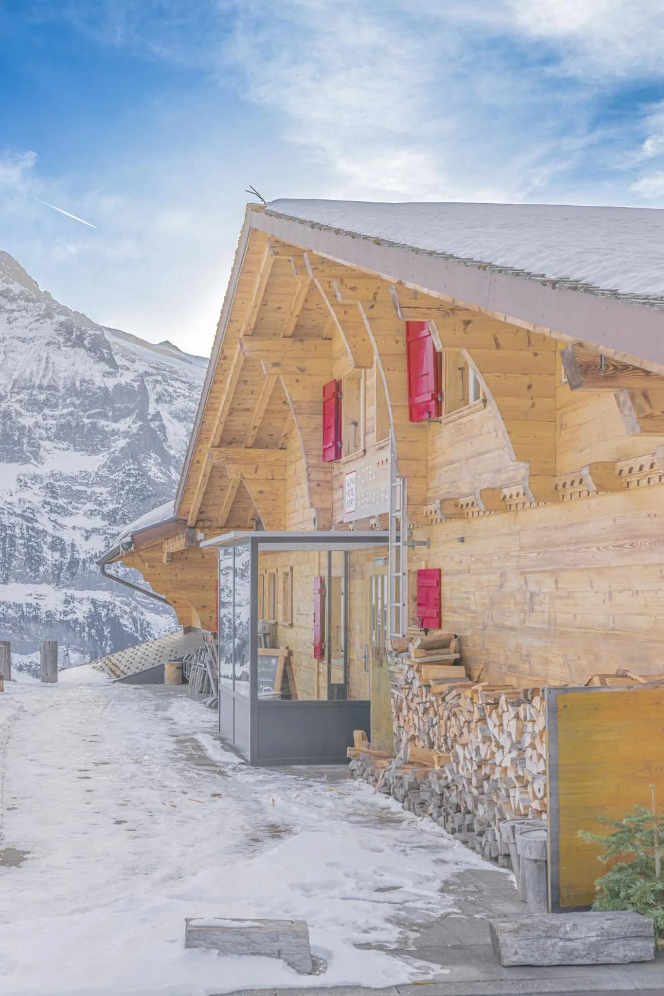 Facade/entrance in Alpinhotel Bort