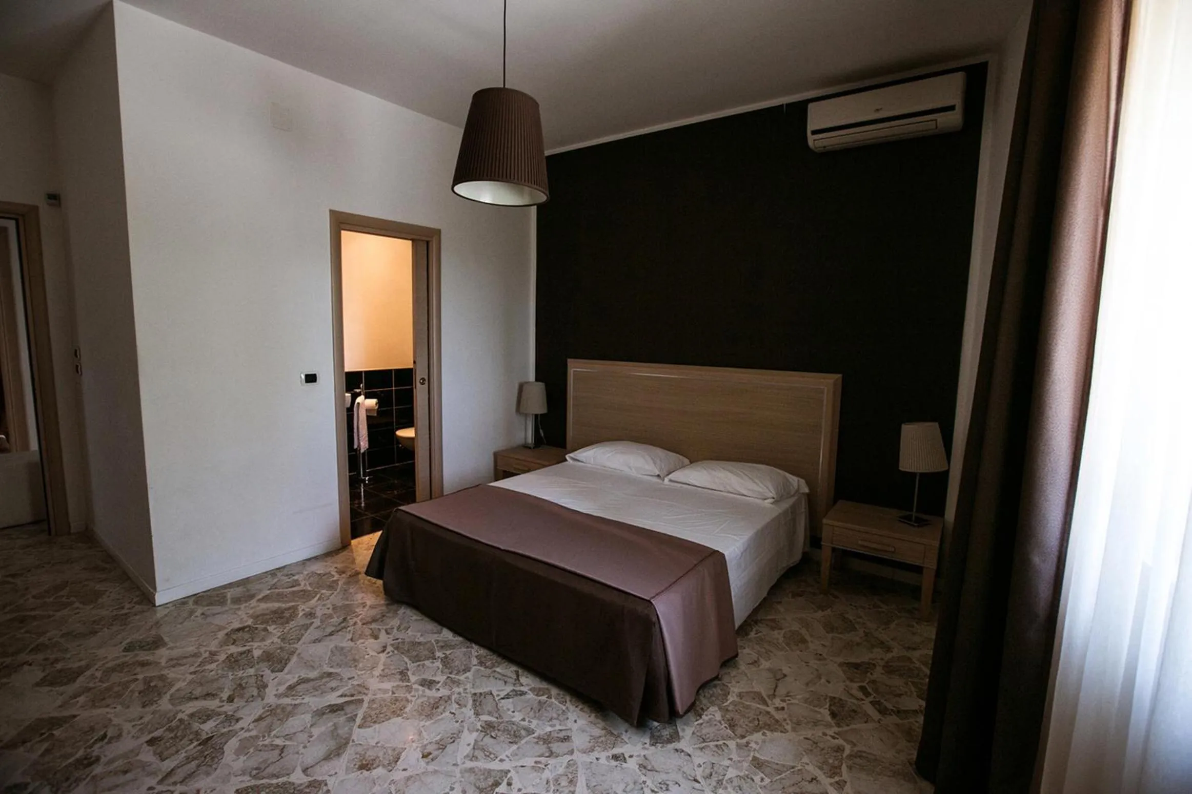 Photo of the whole room, Bed in Villa Del Mar