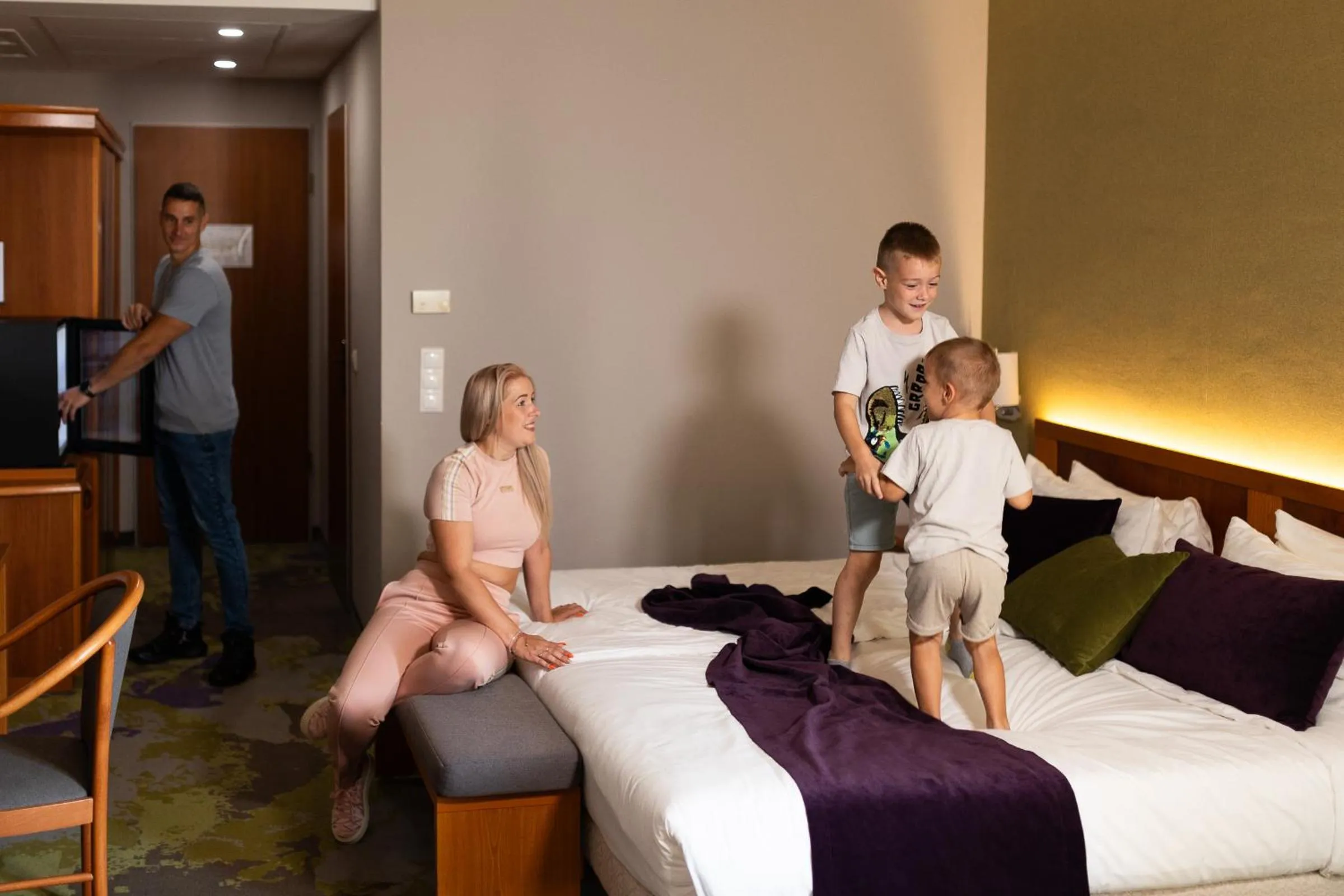 Bed in Hotel Karos Spa