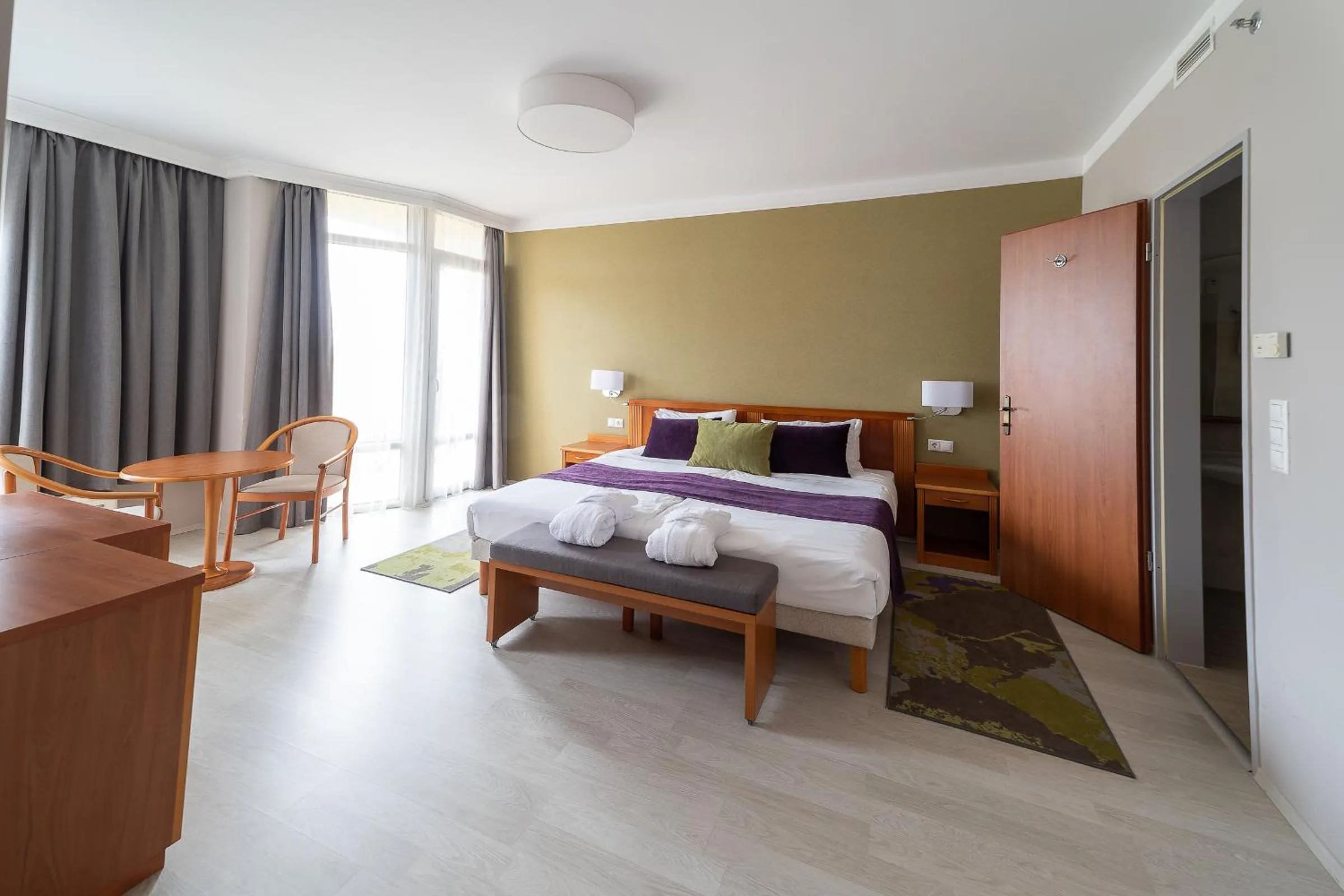 Bed in Hotel Karos Spa