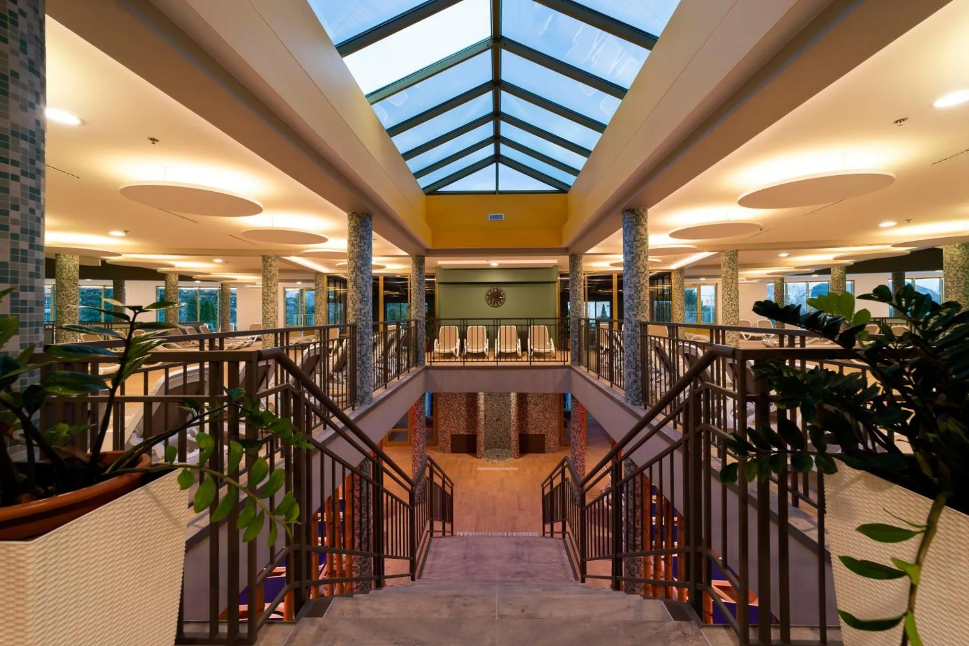 Swimming pool in Hotel Karos Spa