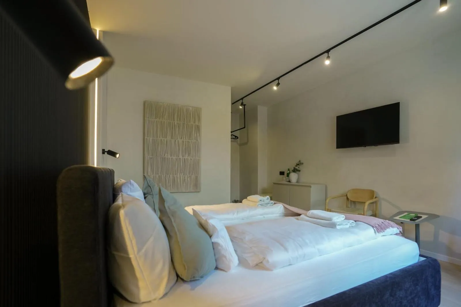 Bed in Hotel Weinhaus Kreuter