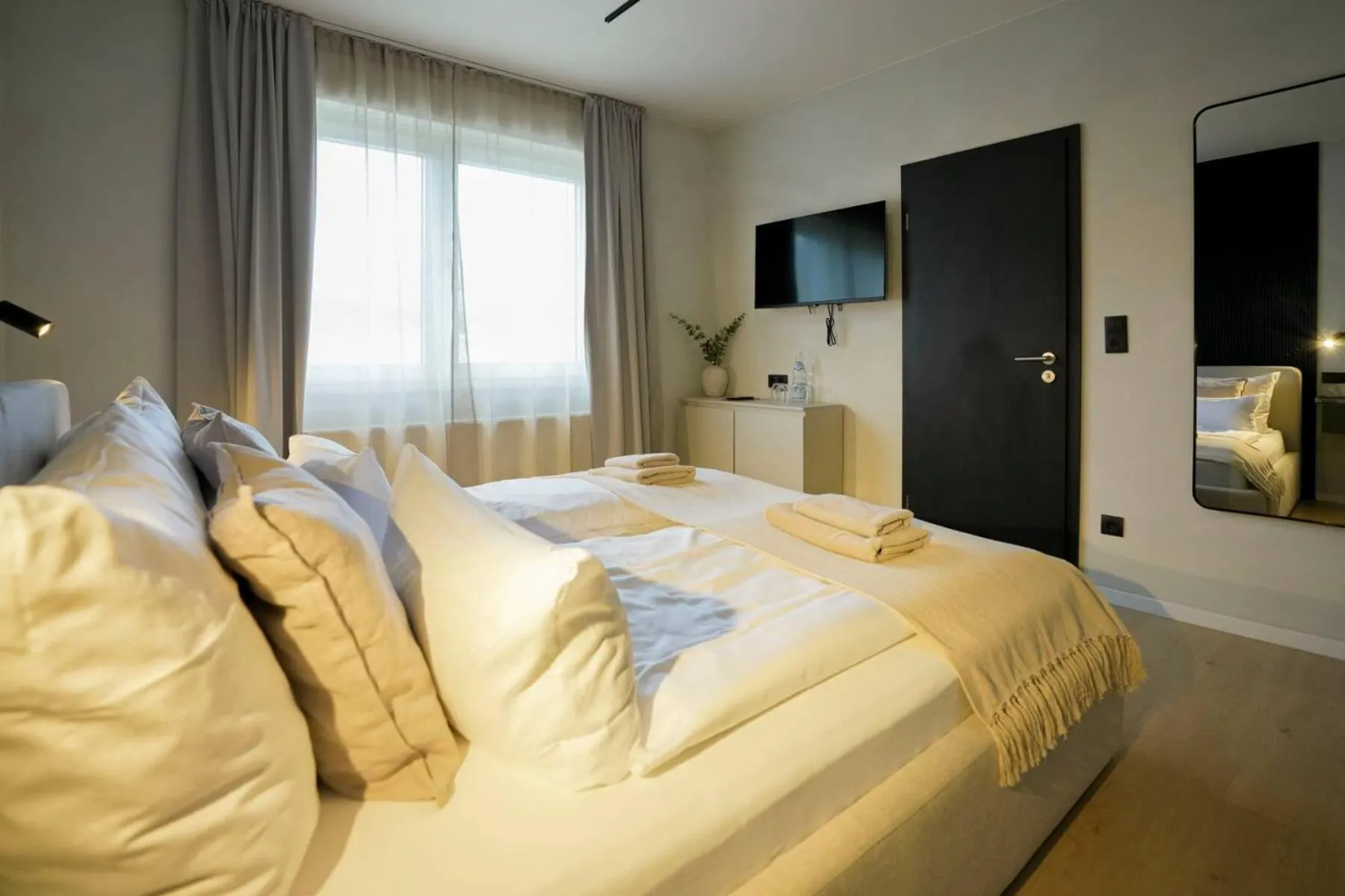 Bed in Hotel Weinhaus Kreuter