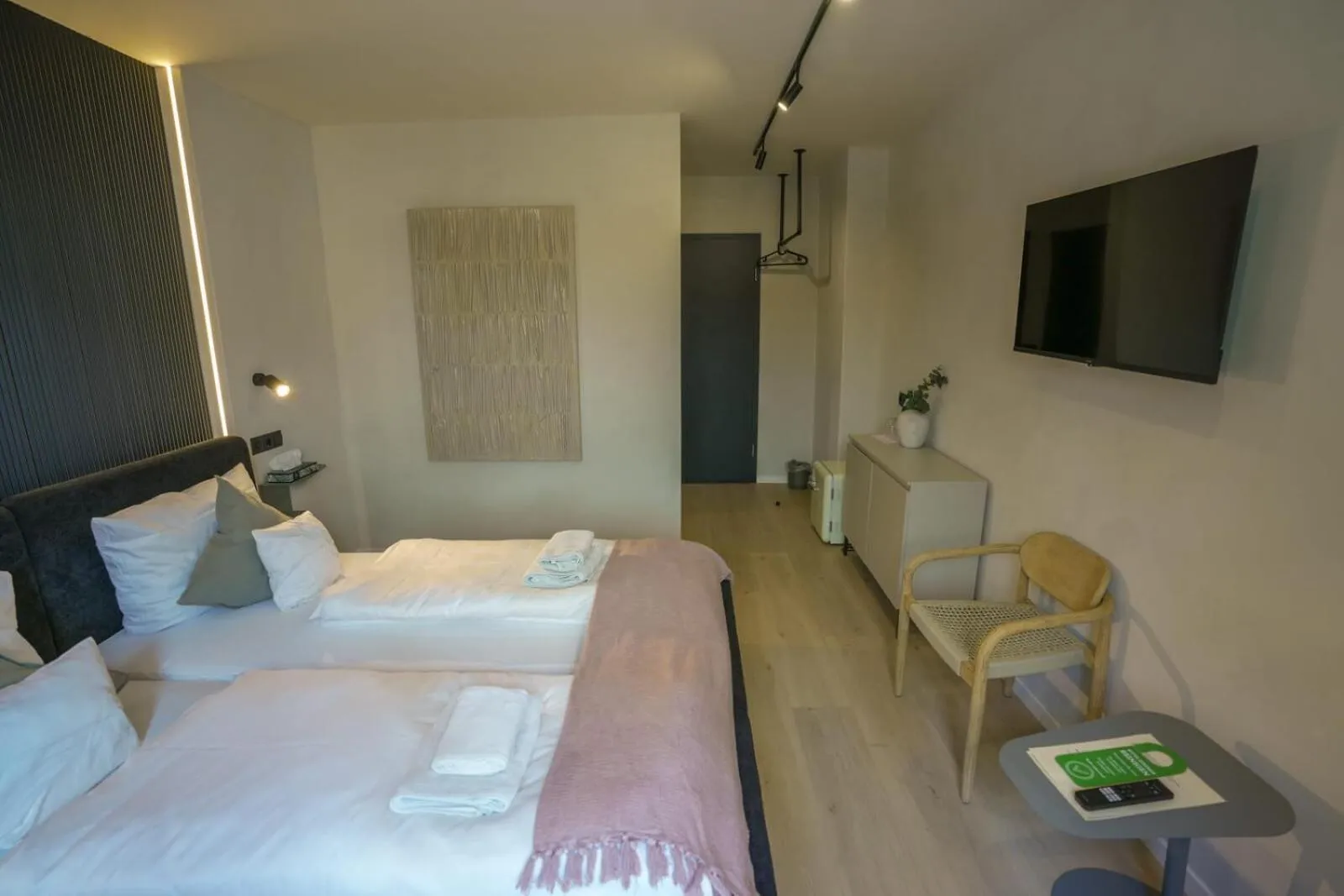 Bed in Hotel Weinhaus Kreuter