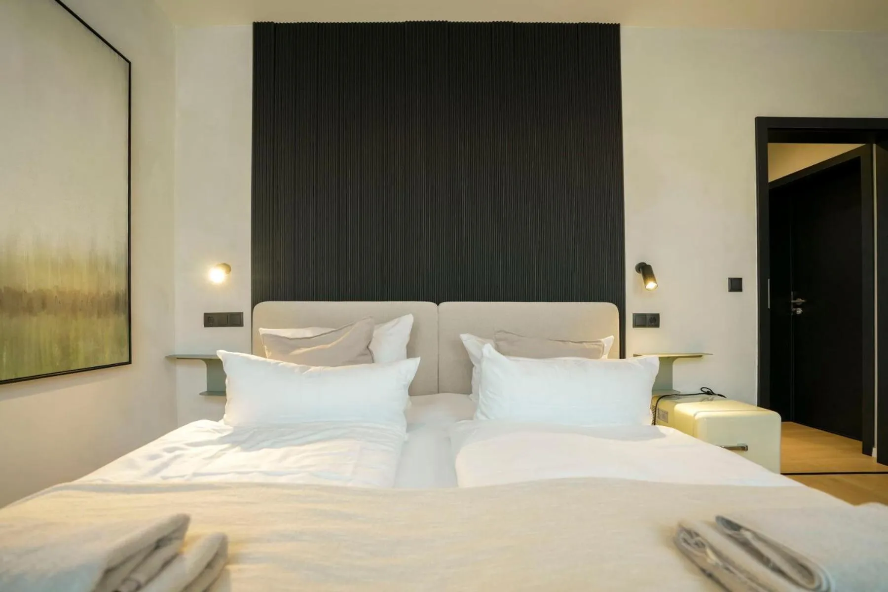 Bed in Hotel Weinhaus Kreuter