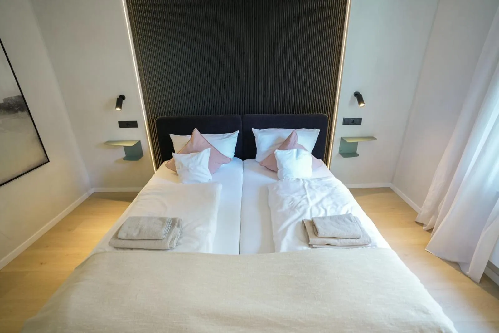 Bed in Hotel Weinhaus Kreuter