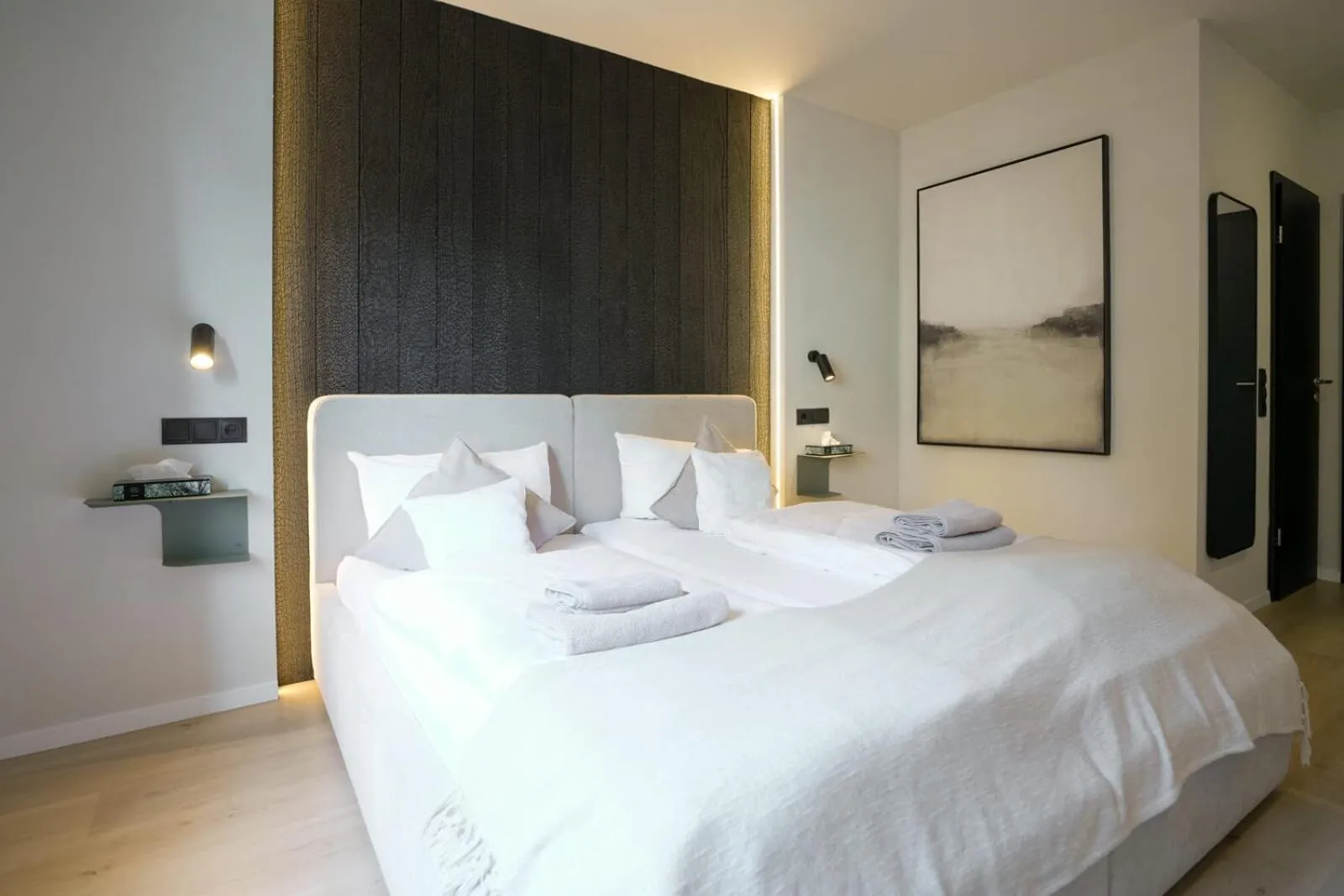 Bed in Hotel Weinhaus Kreuter