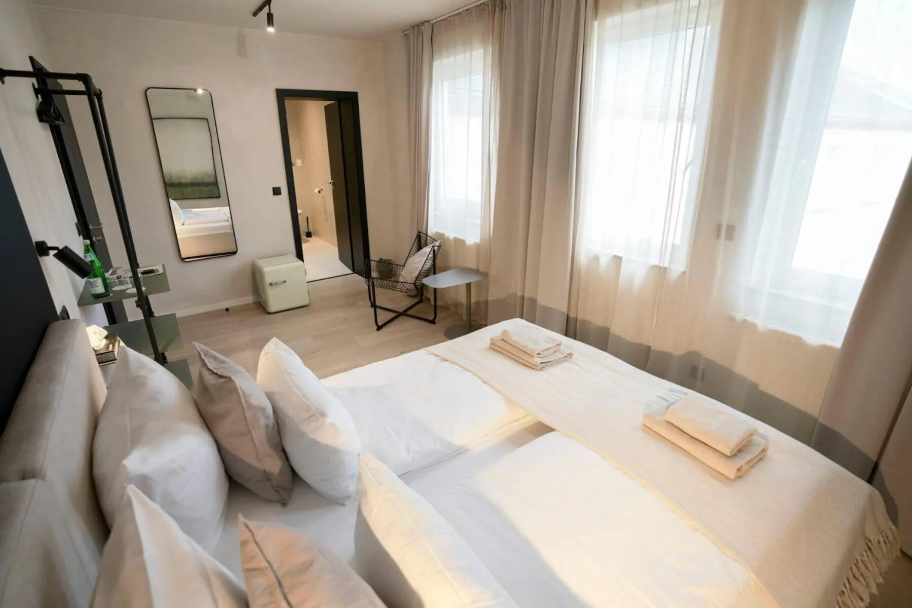 Bed in Hotel Weinhaus Kreuter