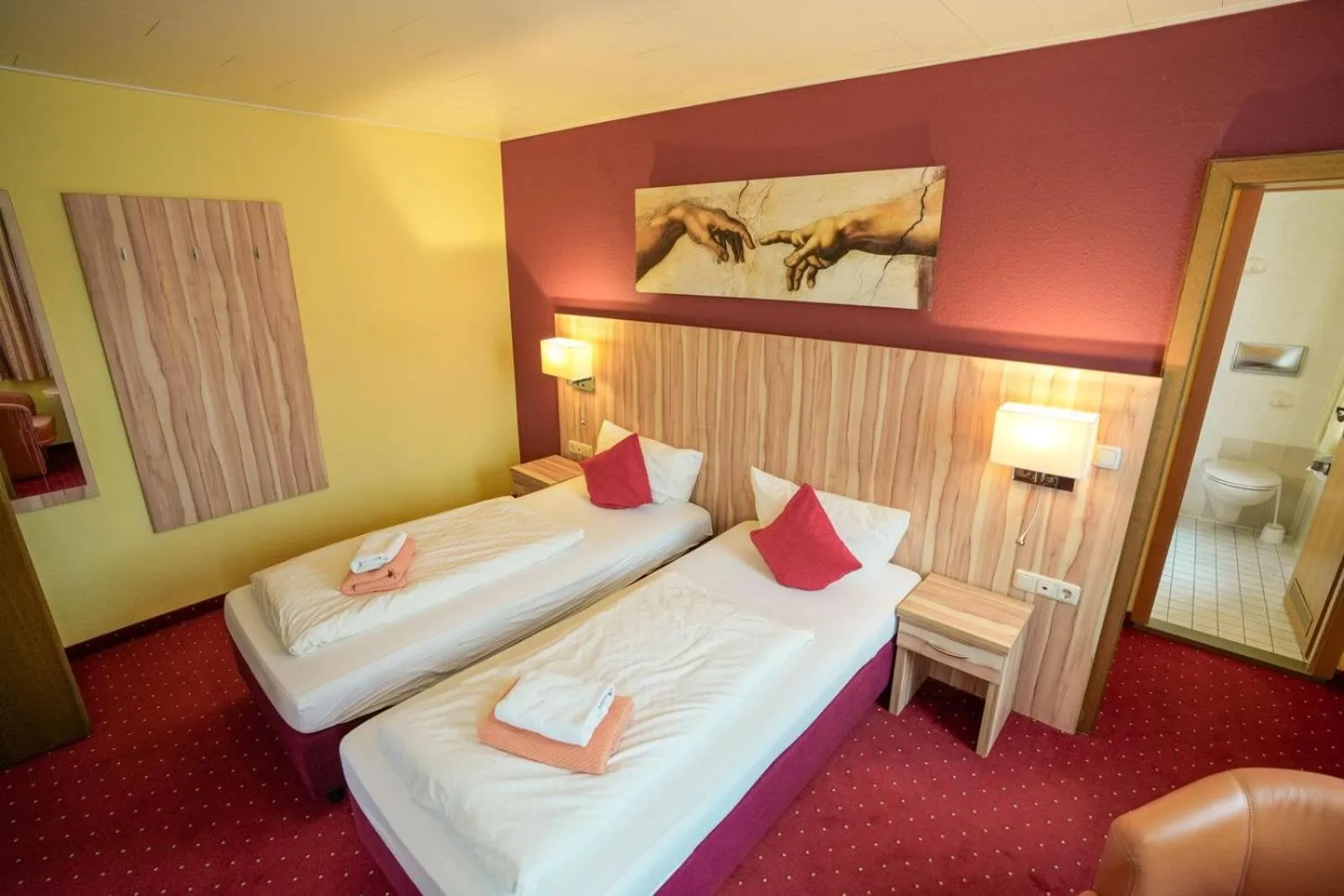 Bed in Hotel Weinhaus Kreuter