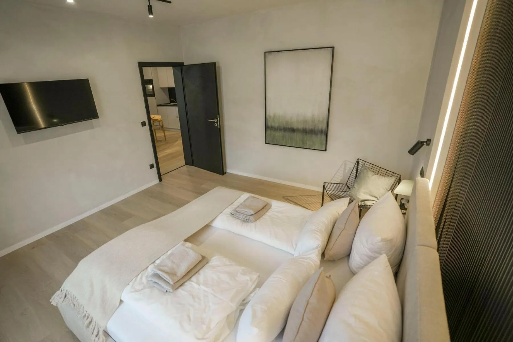 Bed in Hotel Weinhaus Kreuter