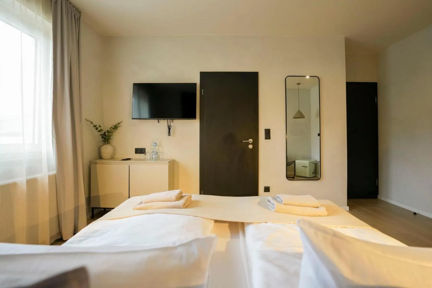 Bed in Hotel Weinhaus Kreuter