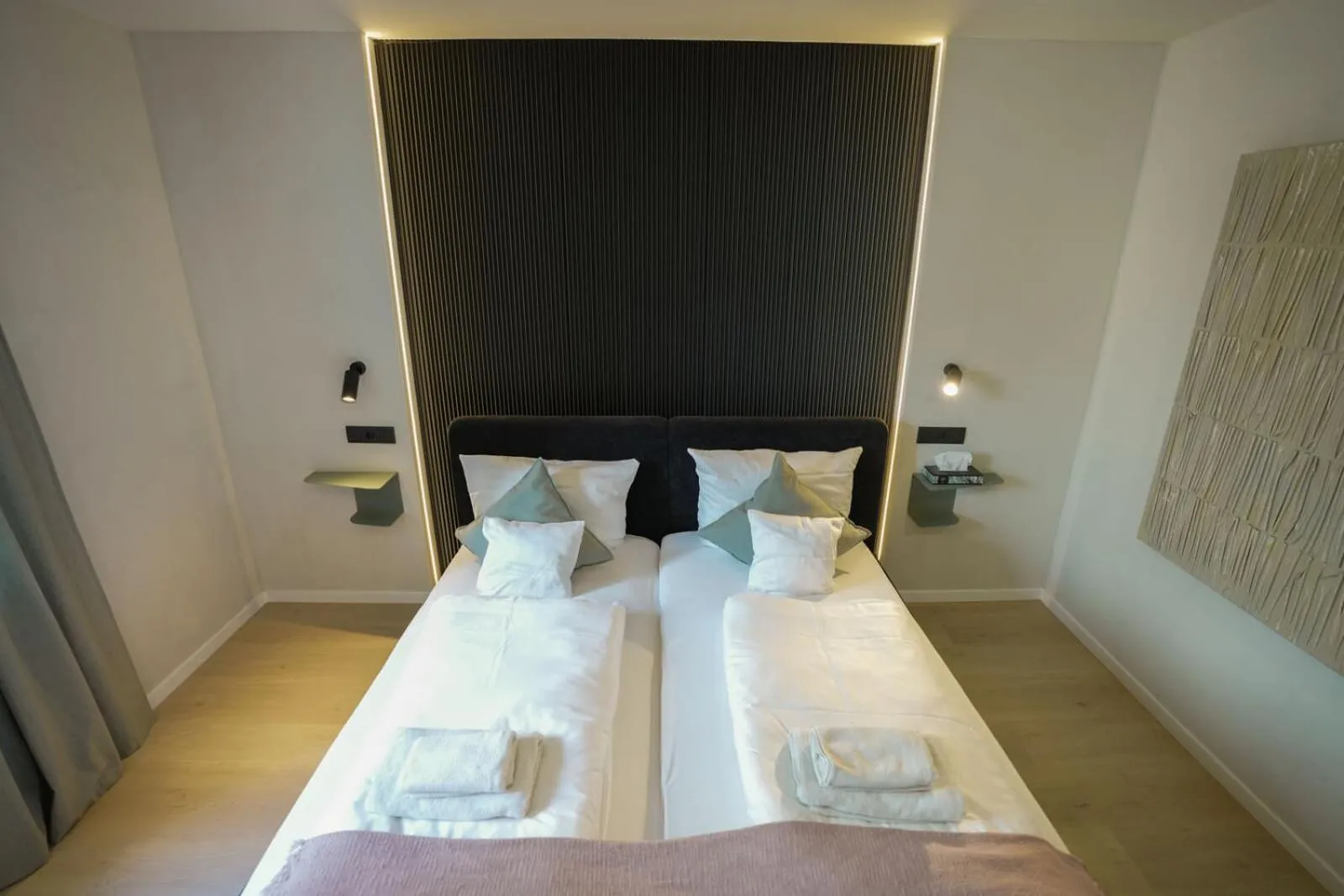 Bed in Hotel Weinhaus Kreuter