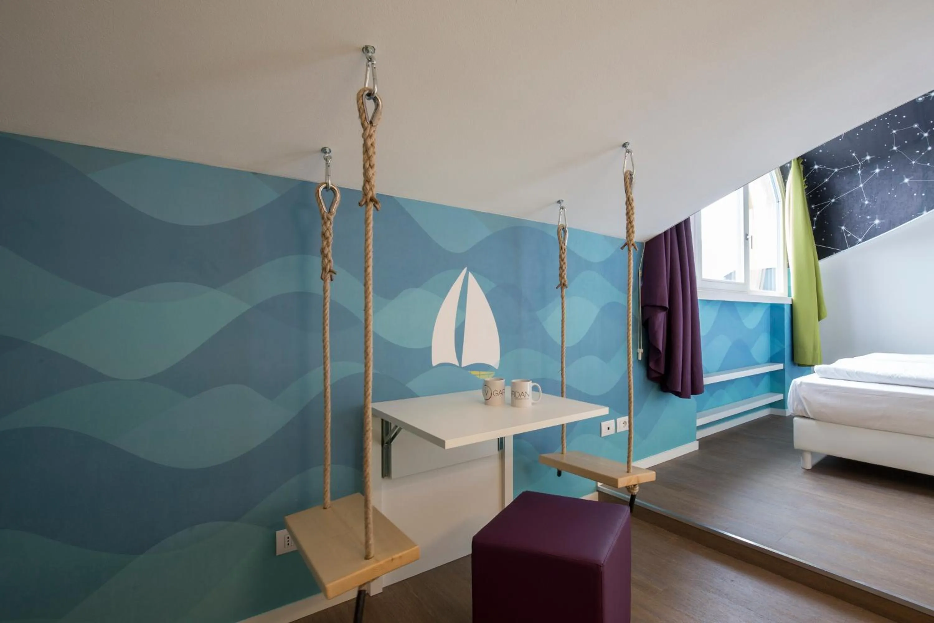 Bathroom, Bed in Holiday IV Gardan