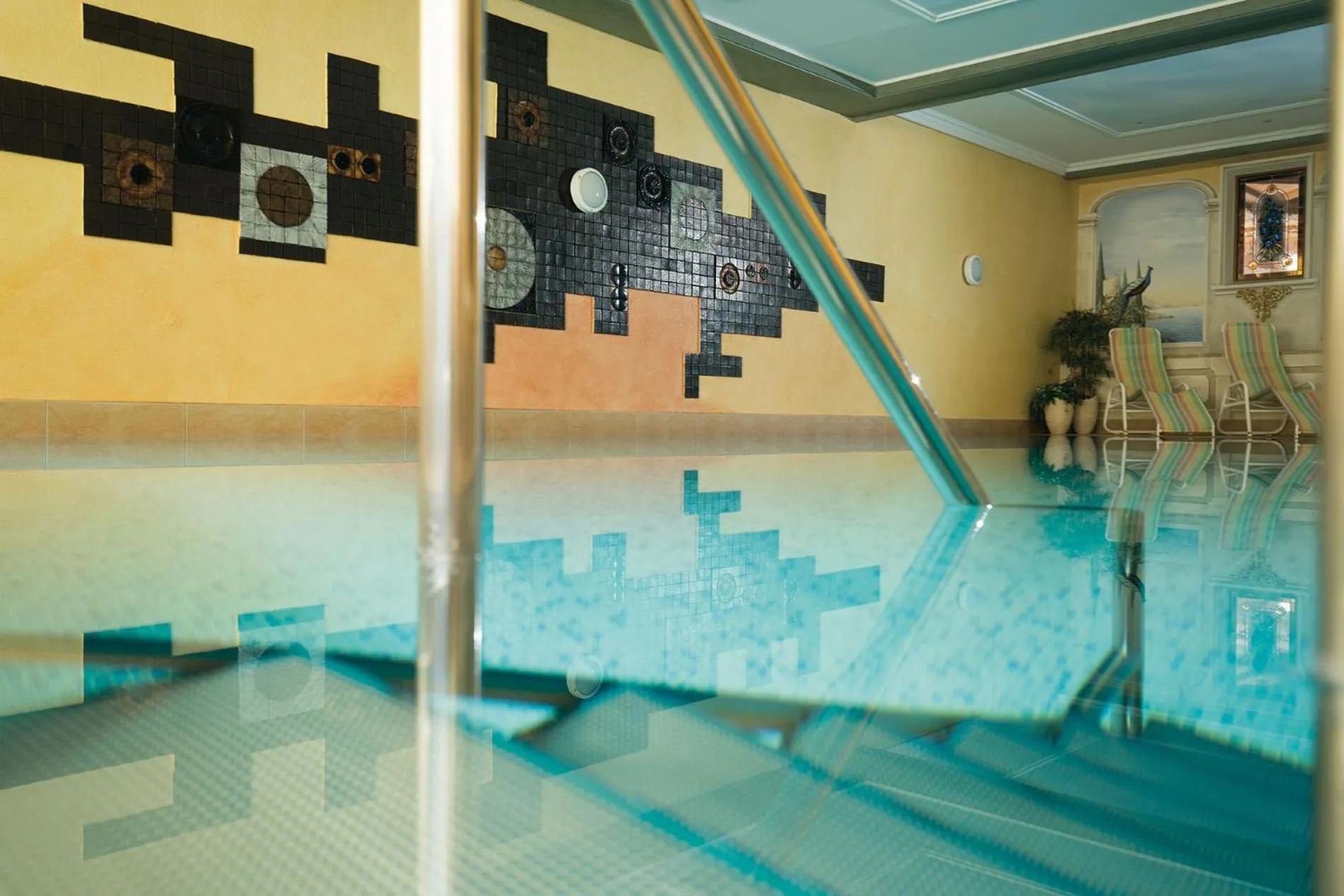 Swimming pool in Hotel Gasthof Schöpf