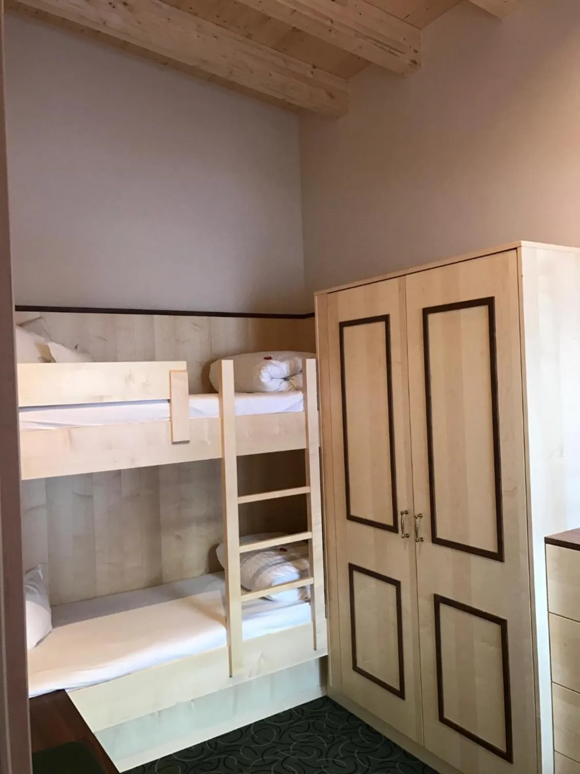 bunk bed in Hotel Gasthof Schöpf