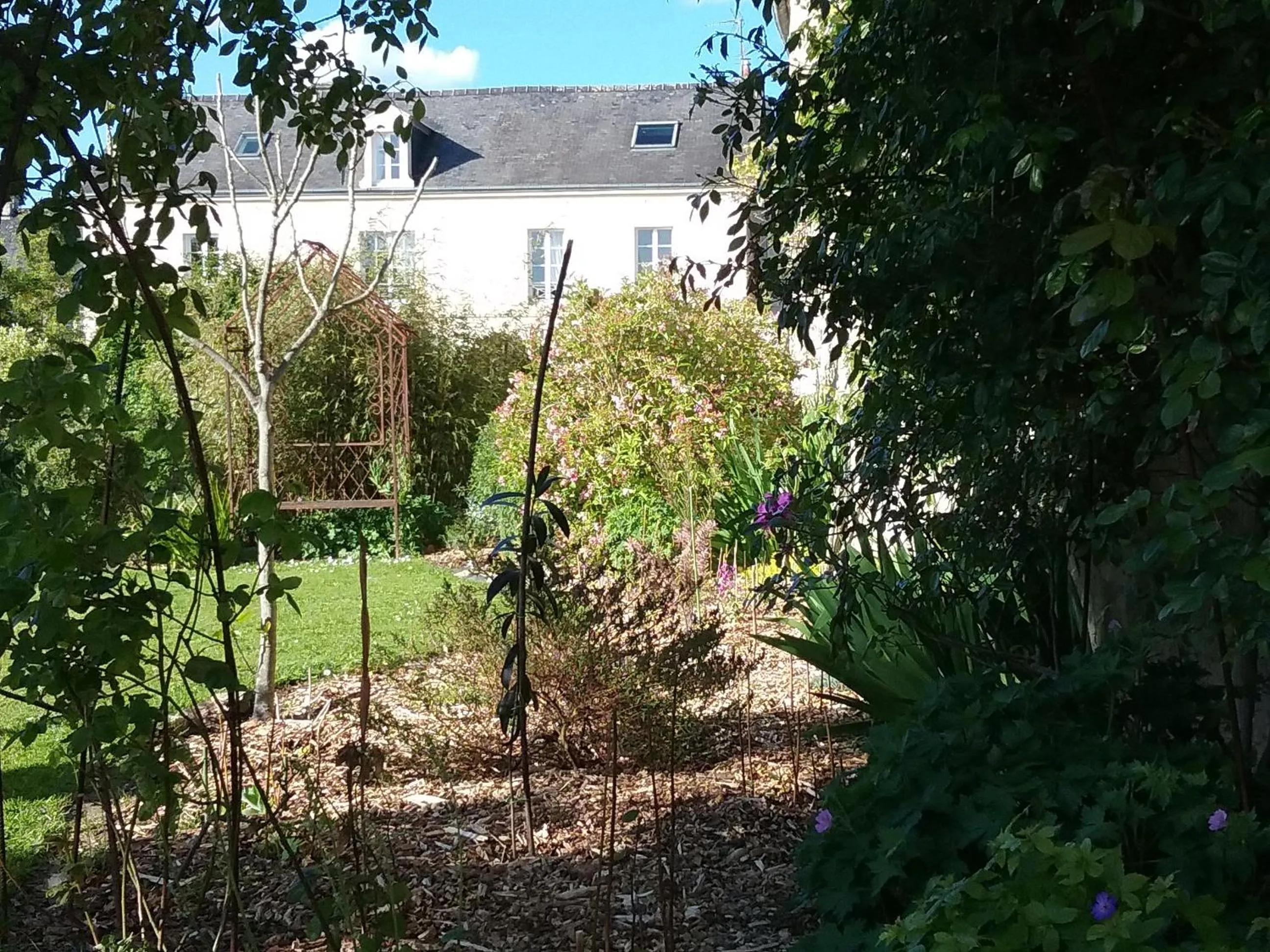 Property building in Chambre d'hôte le 18-20