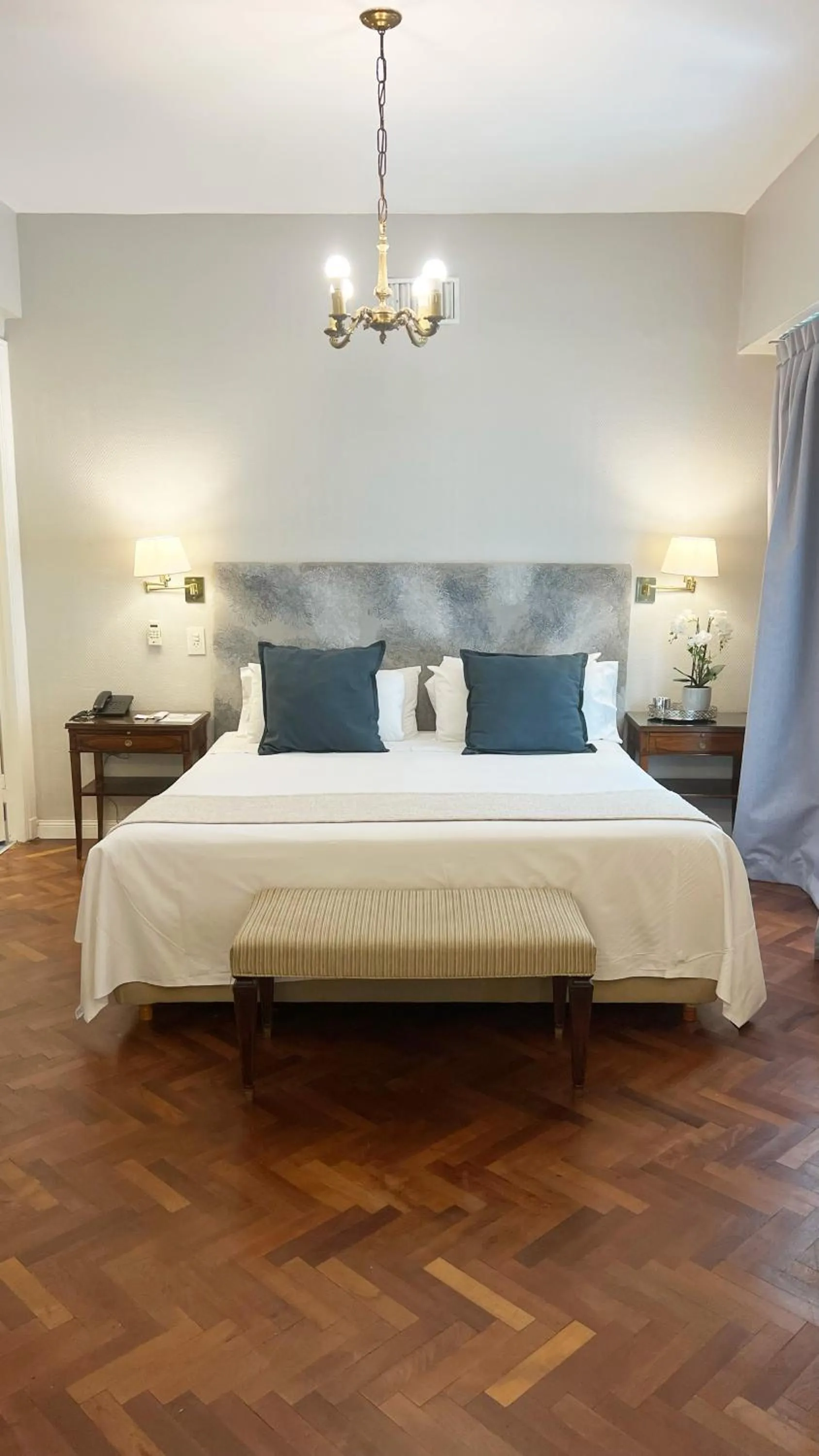 Bed in Lafayette Hotel