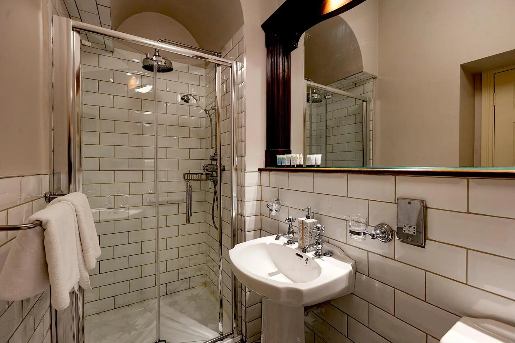 Bathroom in Raheen House Hotel