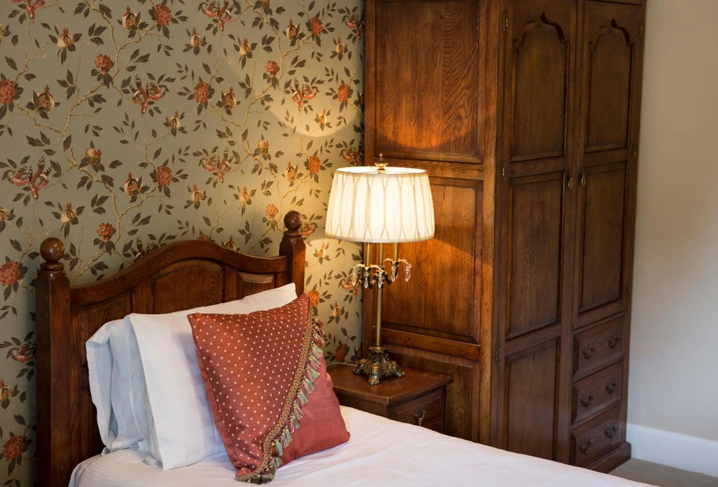 Bedroom, Bed in Raheen House Hotel