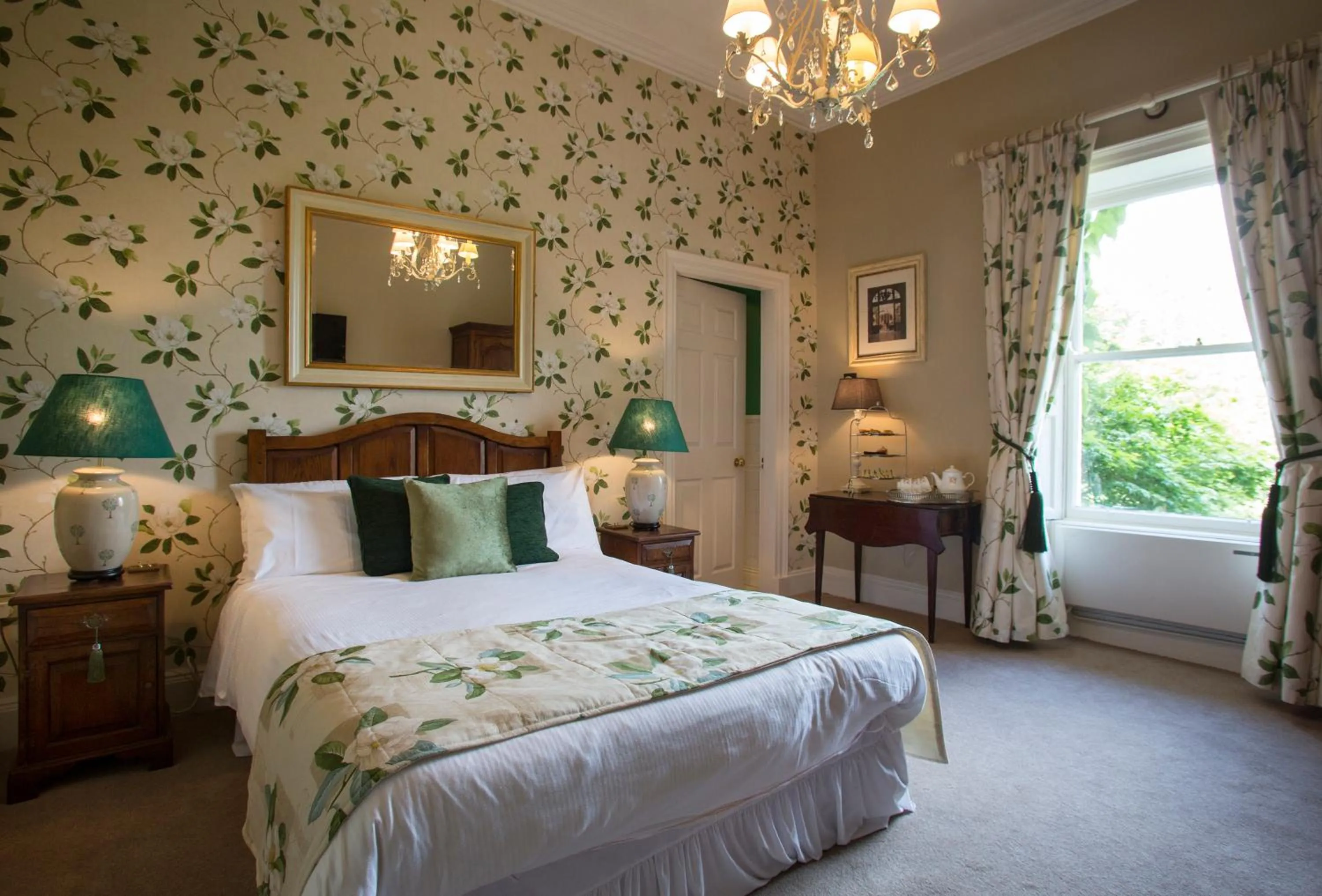 Bed in Raheen House Hotel