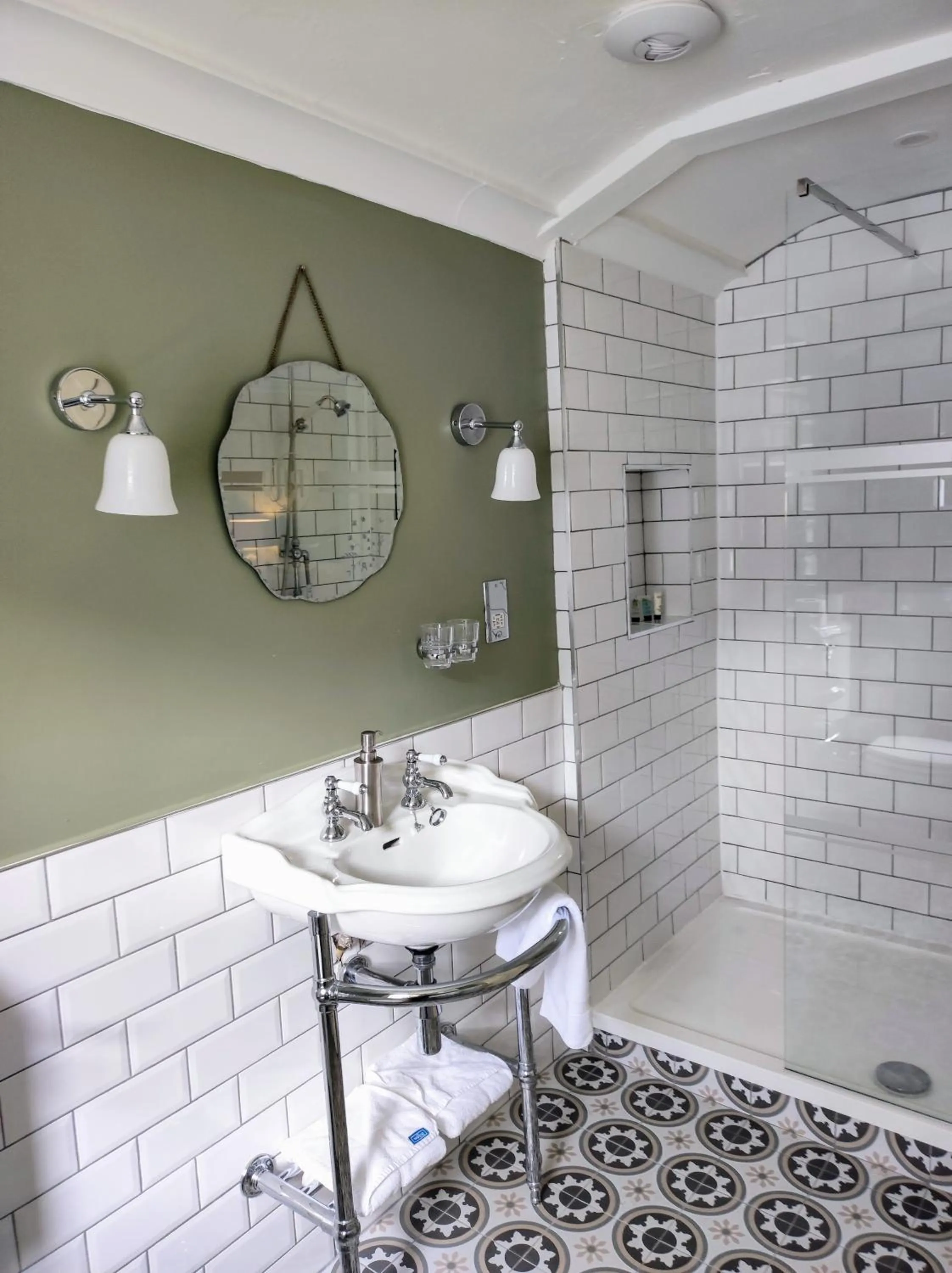 Bathroom in Raheen House Hotel