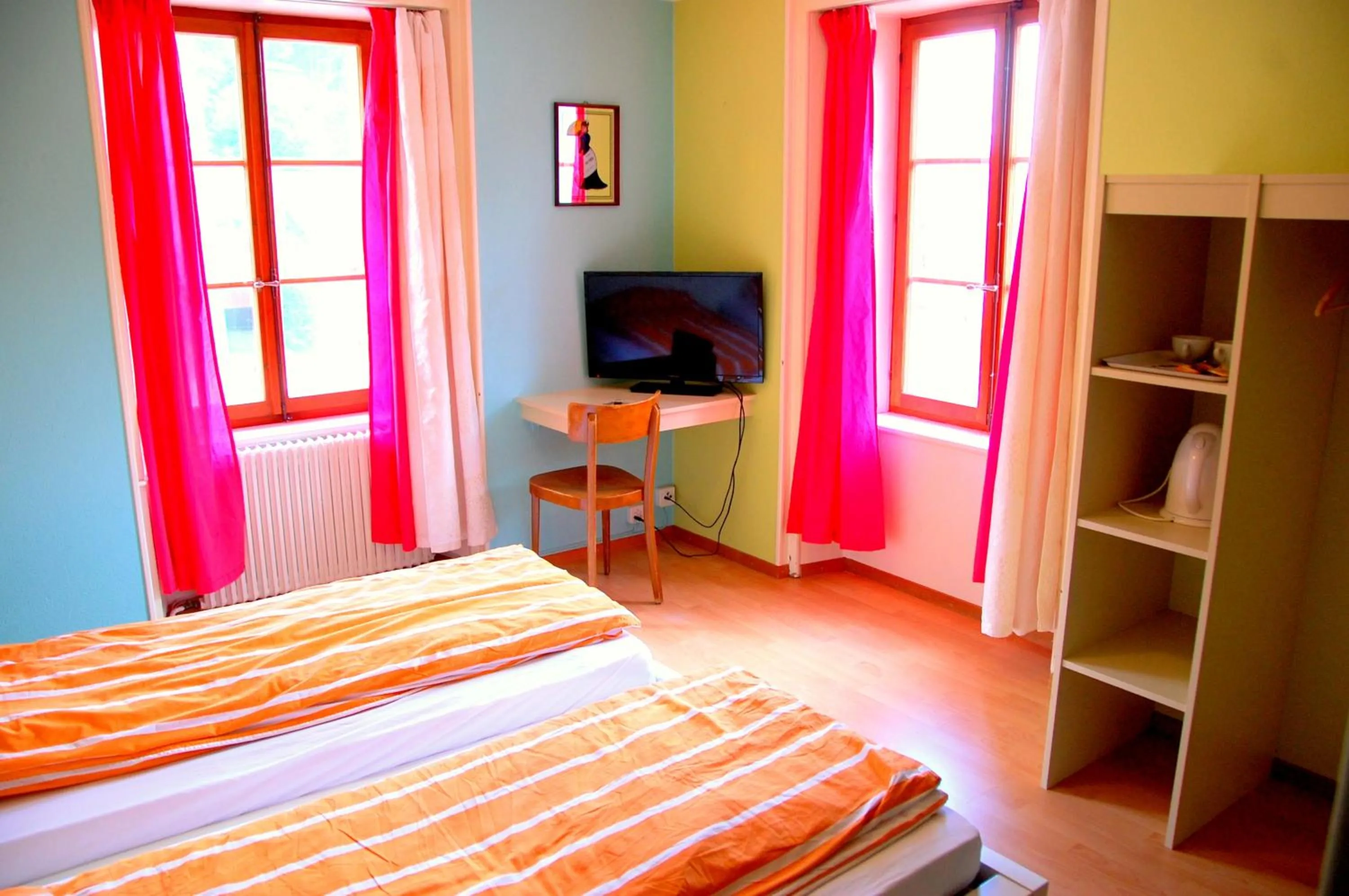 Bedroom, Bed in Hôtel de l'ours