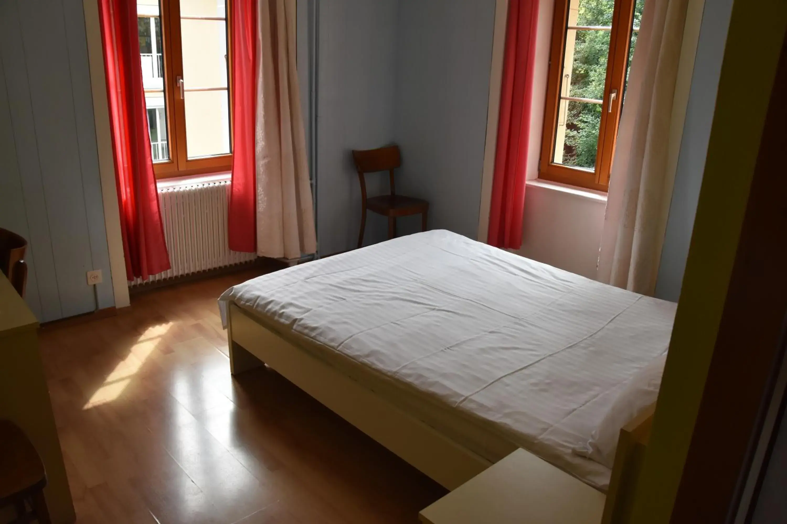 Standard Double or Twin Room - single occupancy in Hôtel de l'ours Standard Double or Twin Room - single occupancy in Hôtel de l'ours