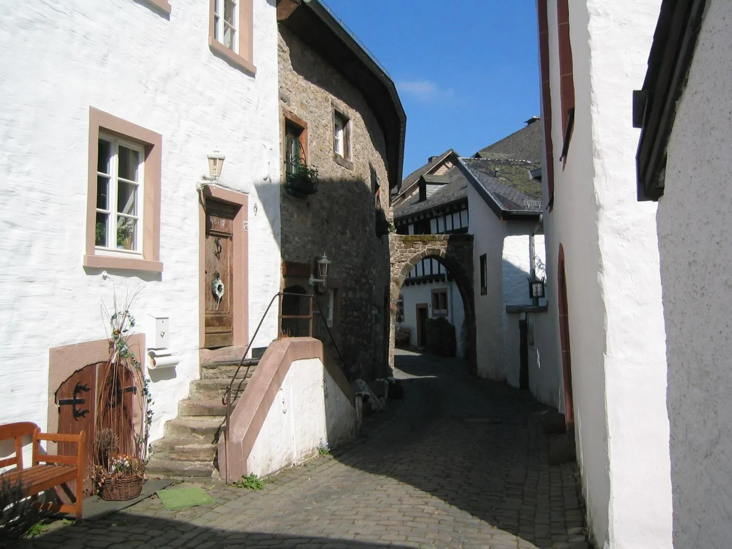 Facade/entrance in Burghaus & Villa Kronenburg