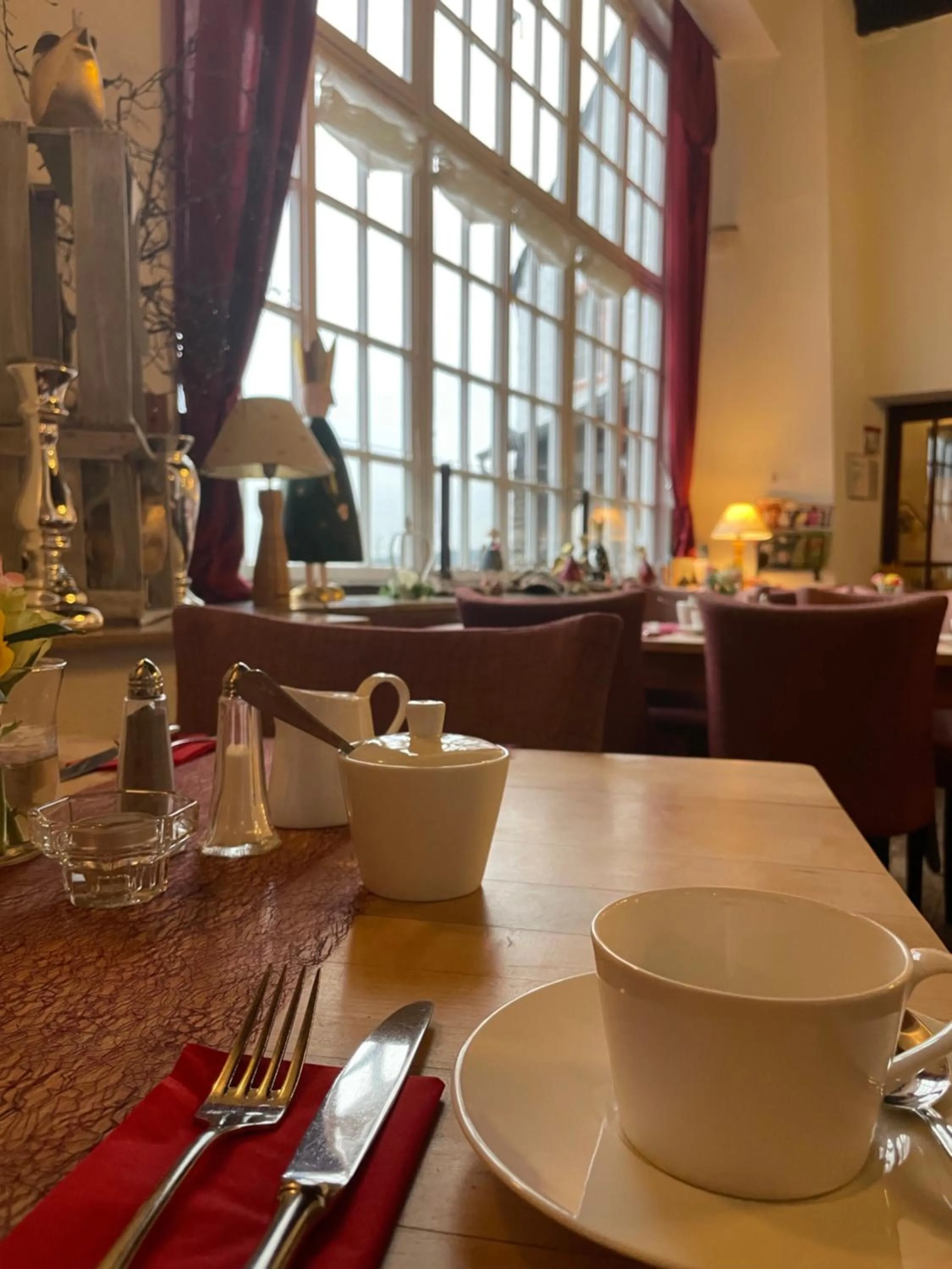 Restaurant/places to eat in Burghaus & Villa Kronenburg