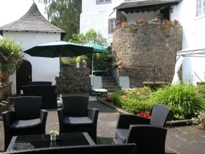 Patio in Burghaus & Villa Kronenburg